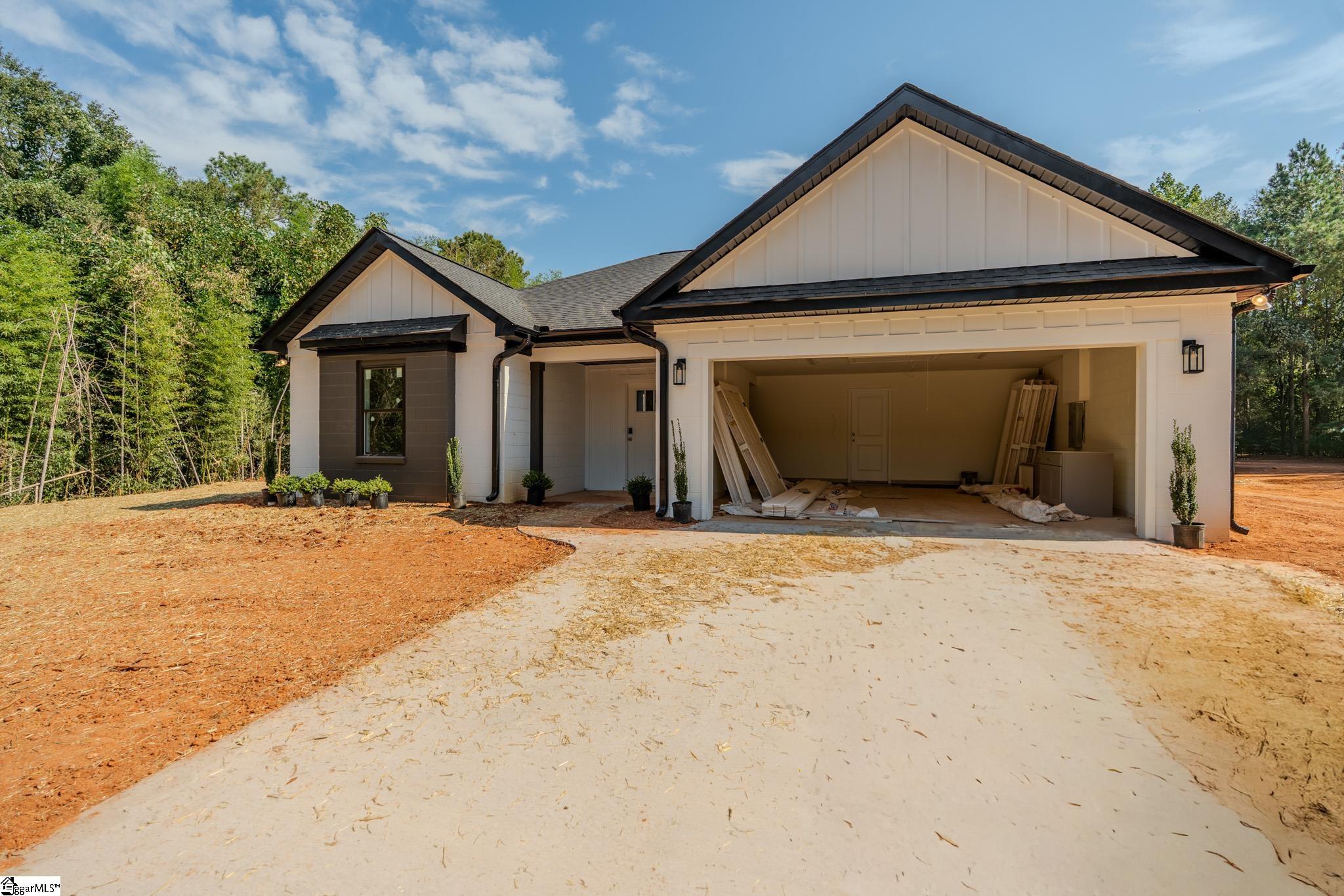 426 N Palmetto Street Liberty, SC 29657