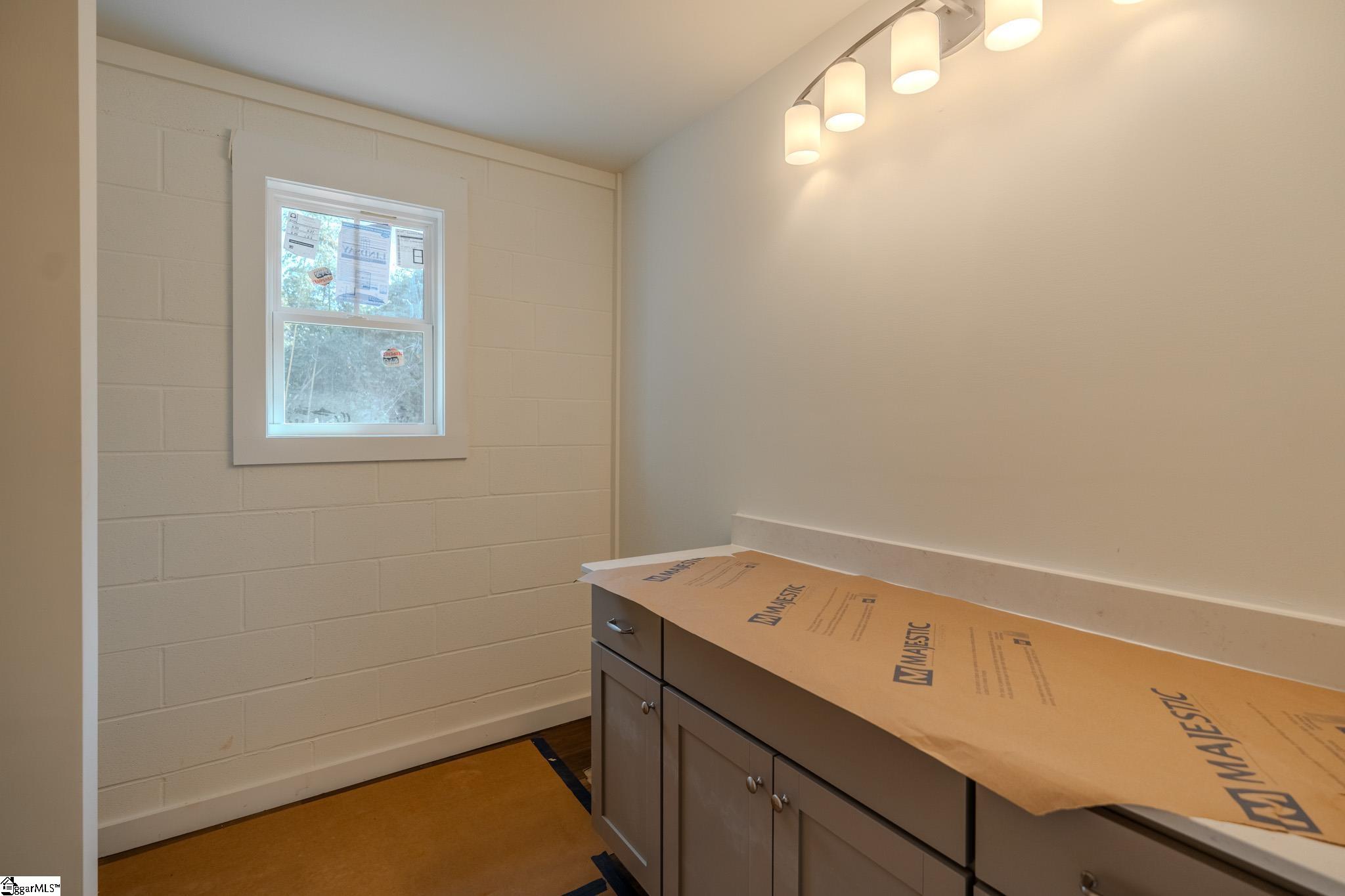 426 N Palmetto Street Liberty, SC 29657