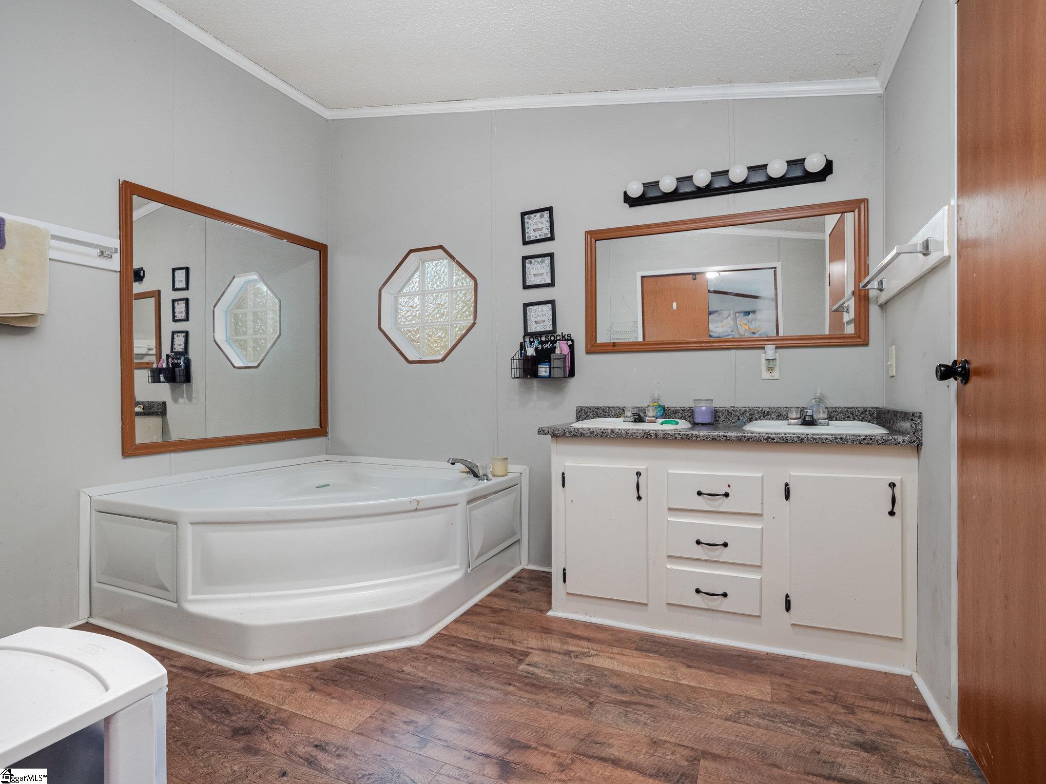 5 Riverbreeze Road Greenville, SC 29611