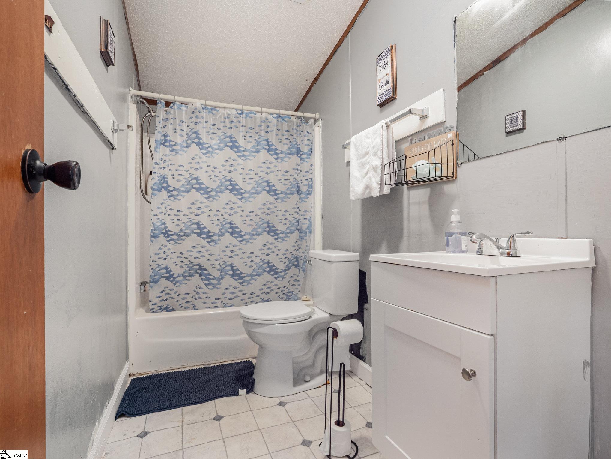5 Riverbreeze Road Greenville, SC 29611