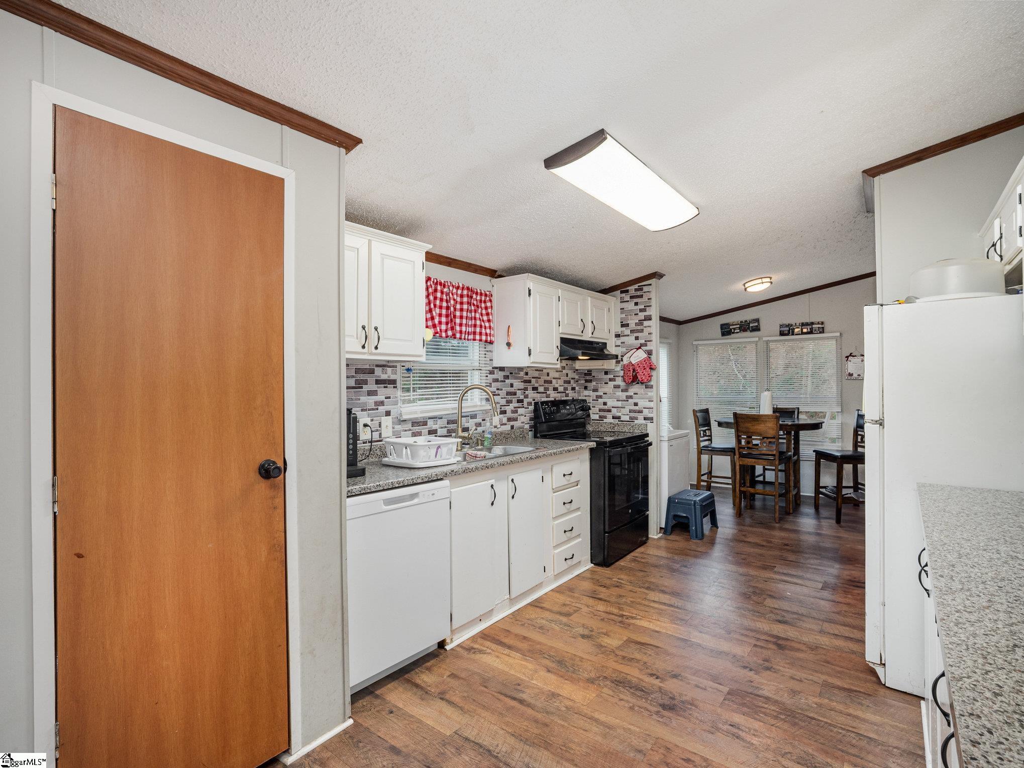 5 Riverbreeze Road Greenville, SC 29611