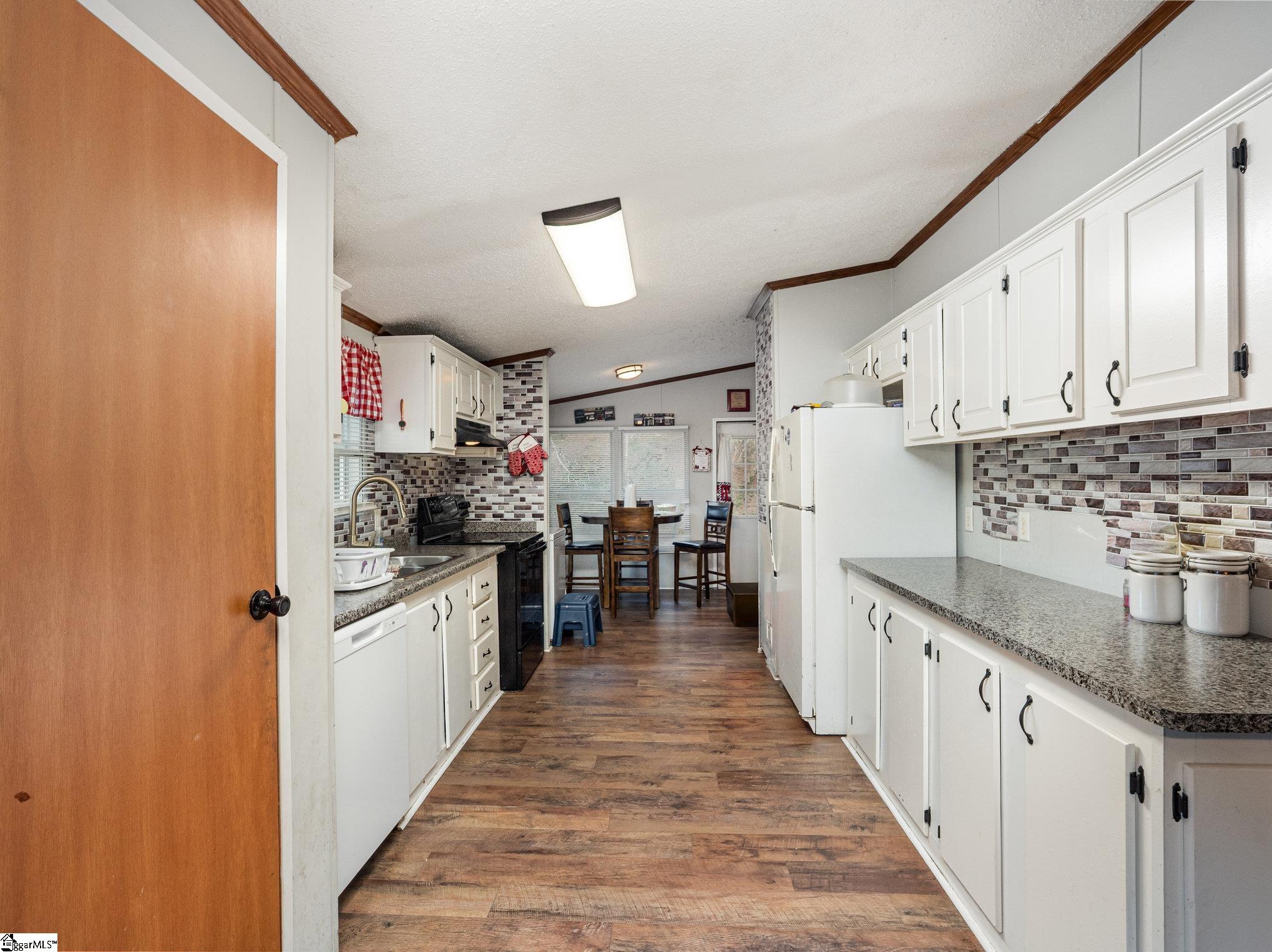 5 Riverbreeze Road Greenville, SC 29611