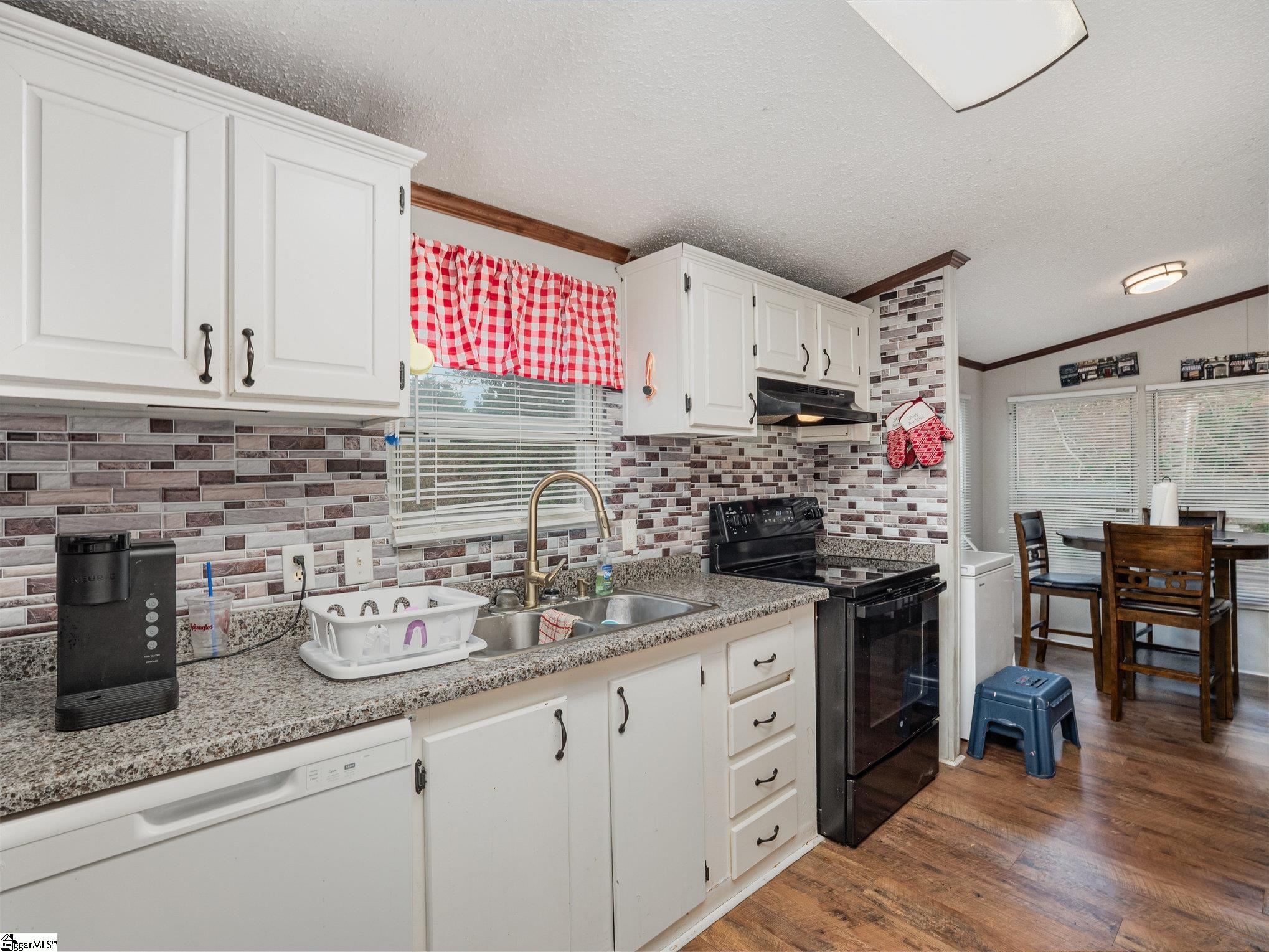 5 Riverbreeze Road Greenville, SC 29611