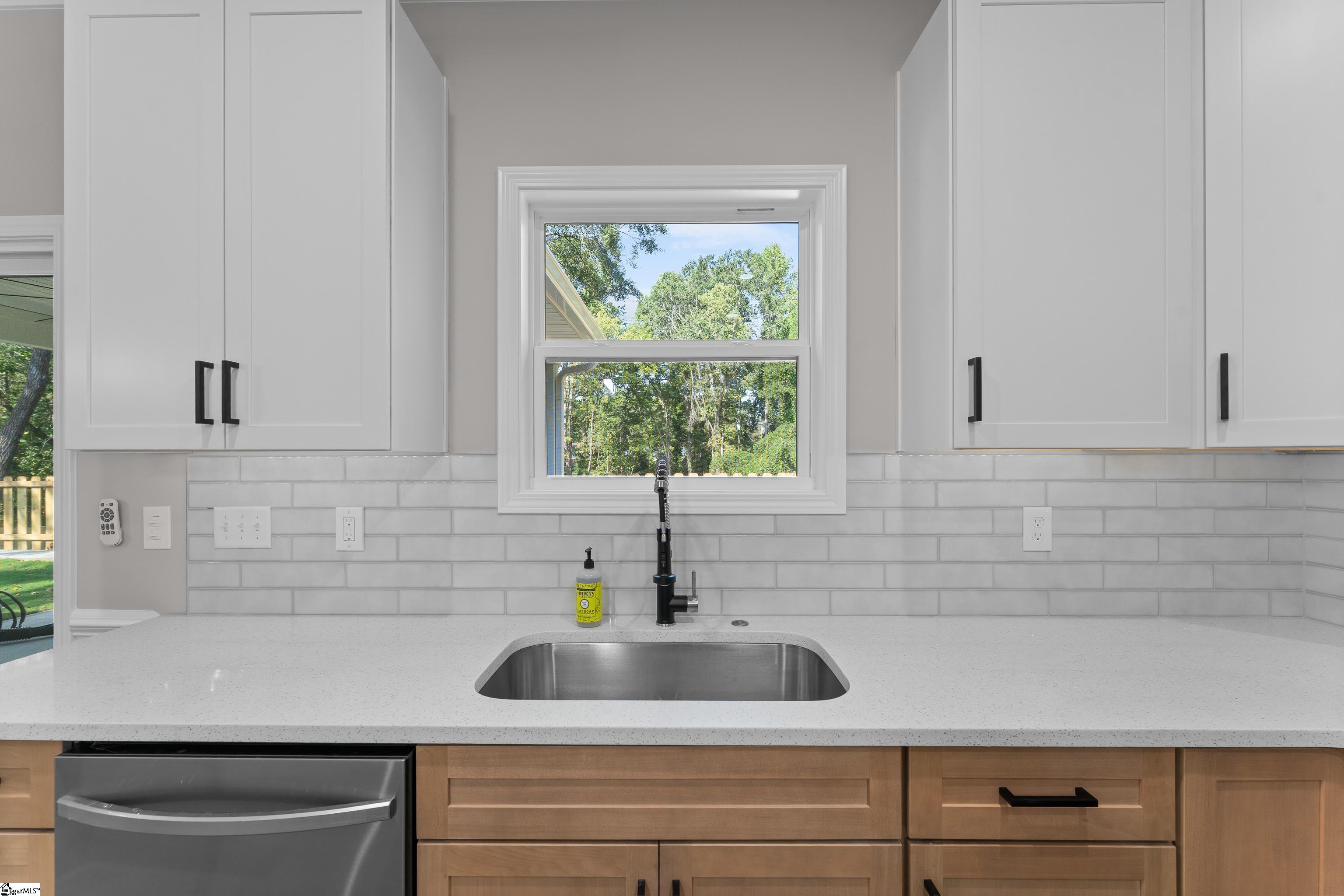 122 Stephenson Street Extension Taylors, SC 29687