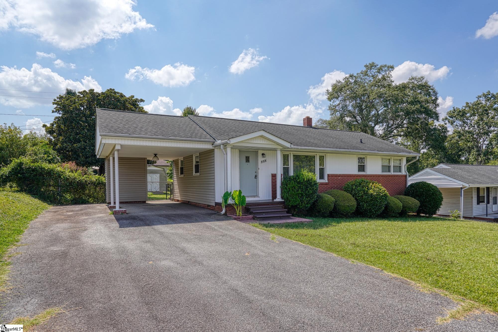 711 Springhill Avenue Spartanburg, SC 29303