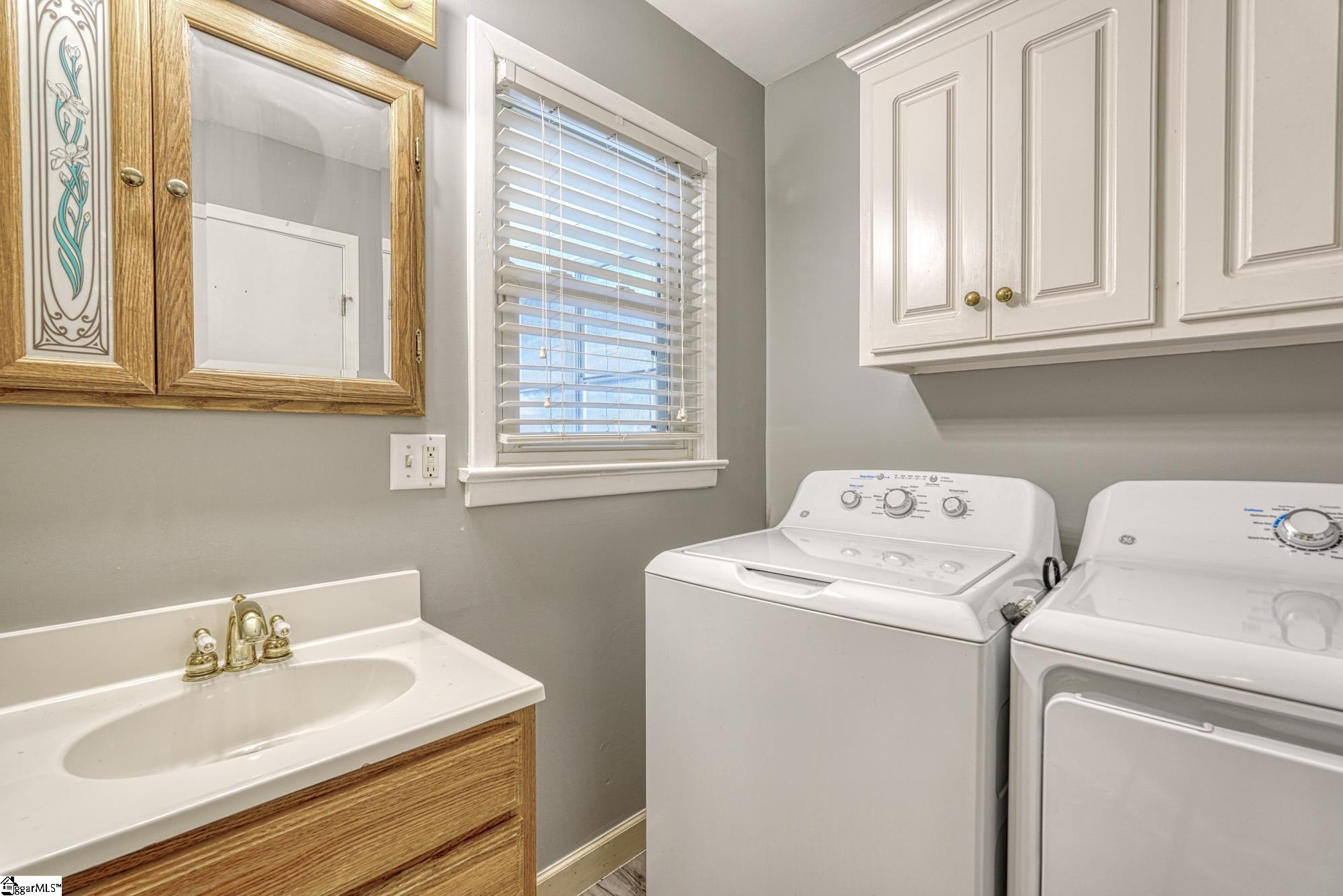 711 Springhill Avenue Spartanburg, SC 29303