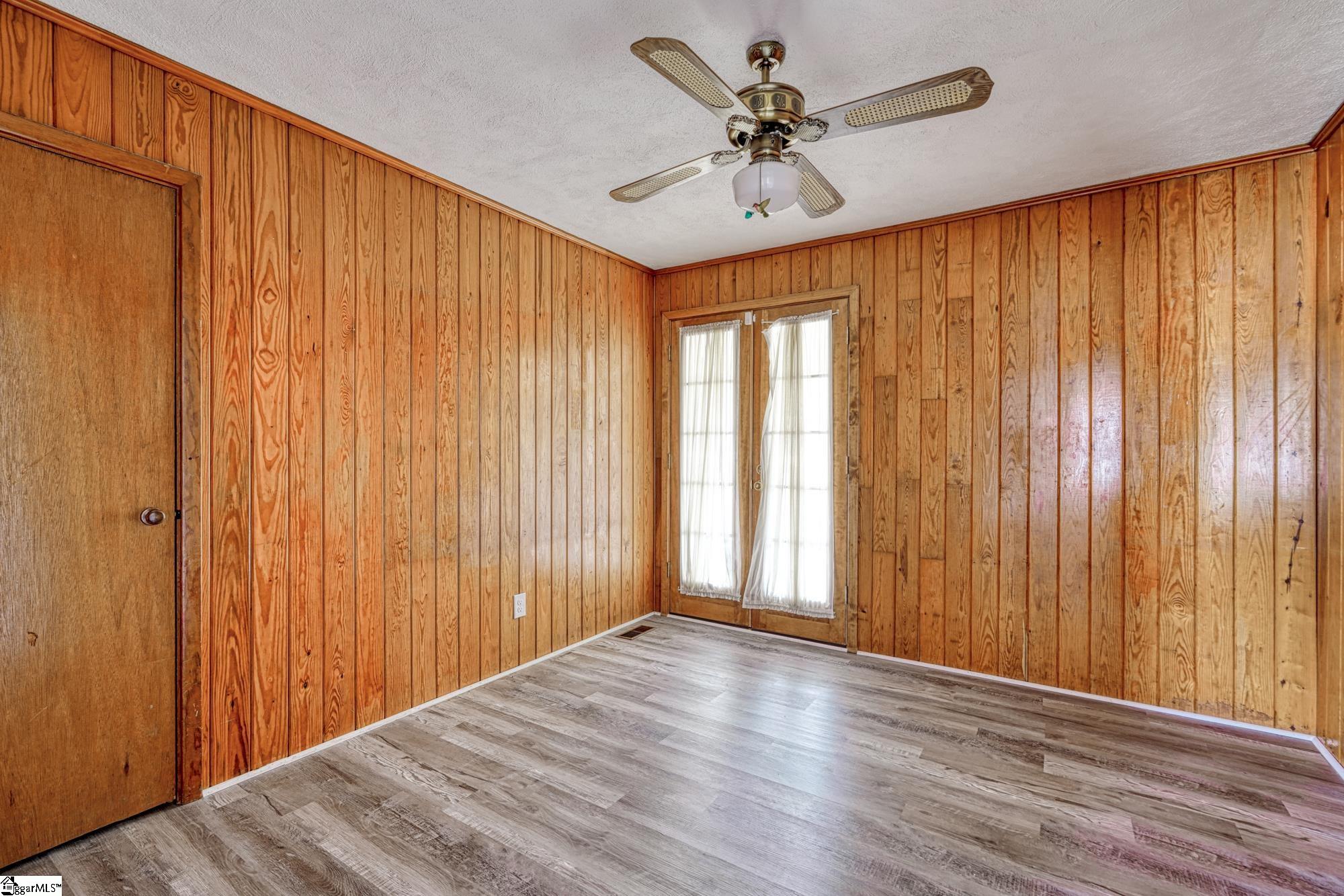 711 Springhill Avenue Spartanburg, SC 29303