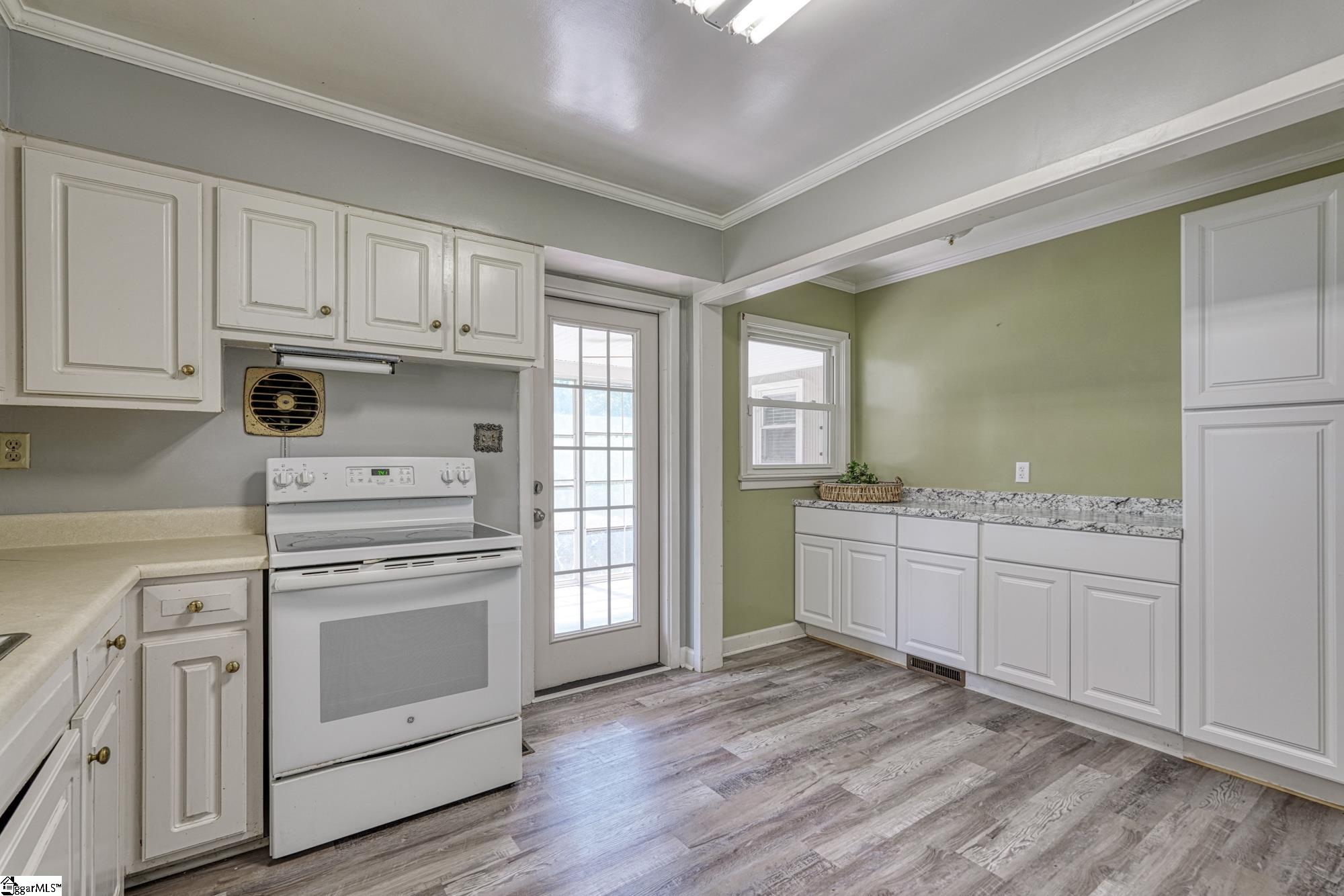 711 Springhill Avenue Spartanburg, SC 29303
