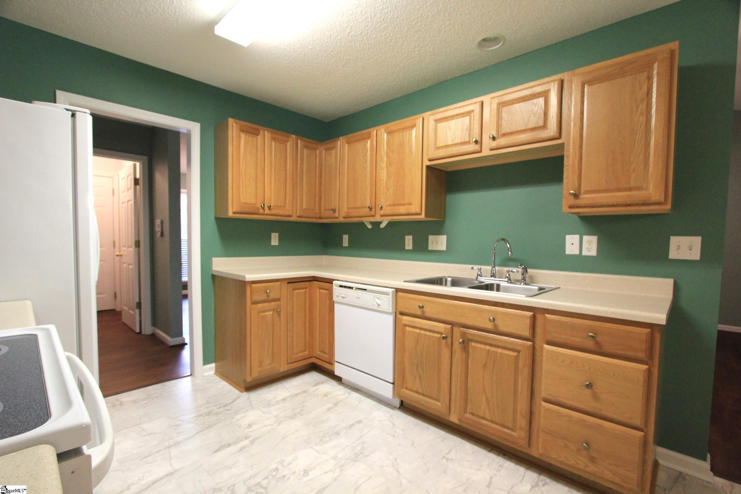601 Cardinal Woods Way Easley, SC 29642