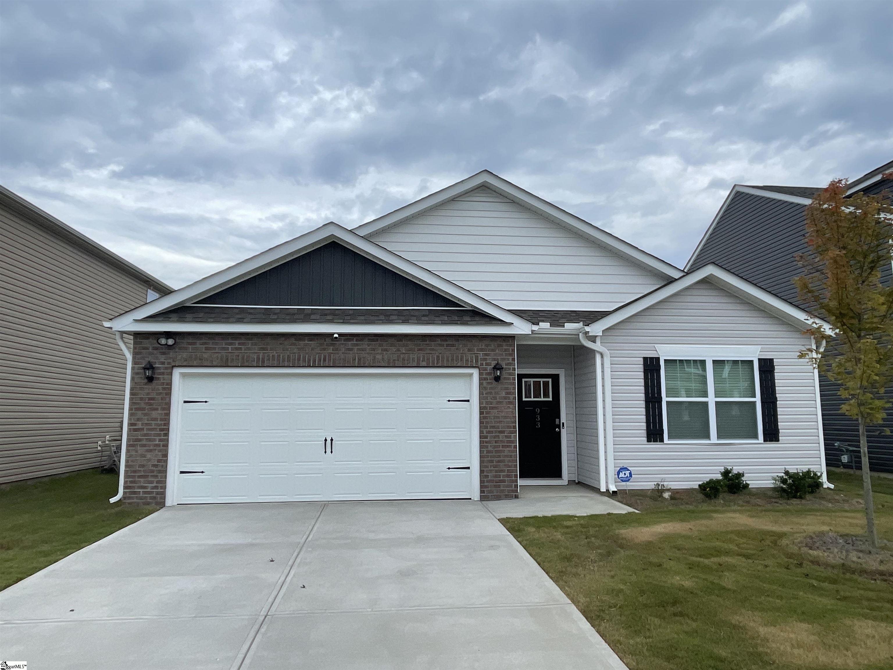933 Greyford Lane Woodruff, SC 29388