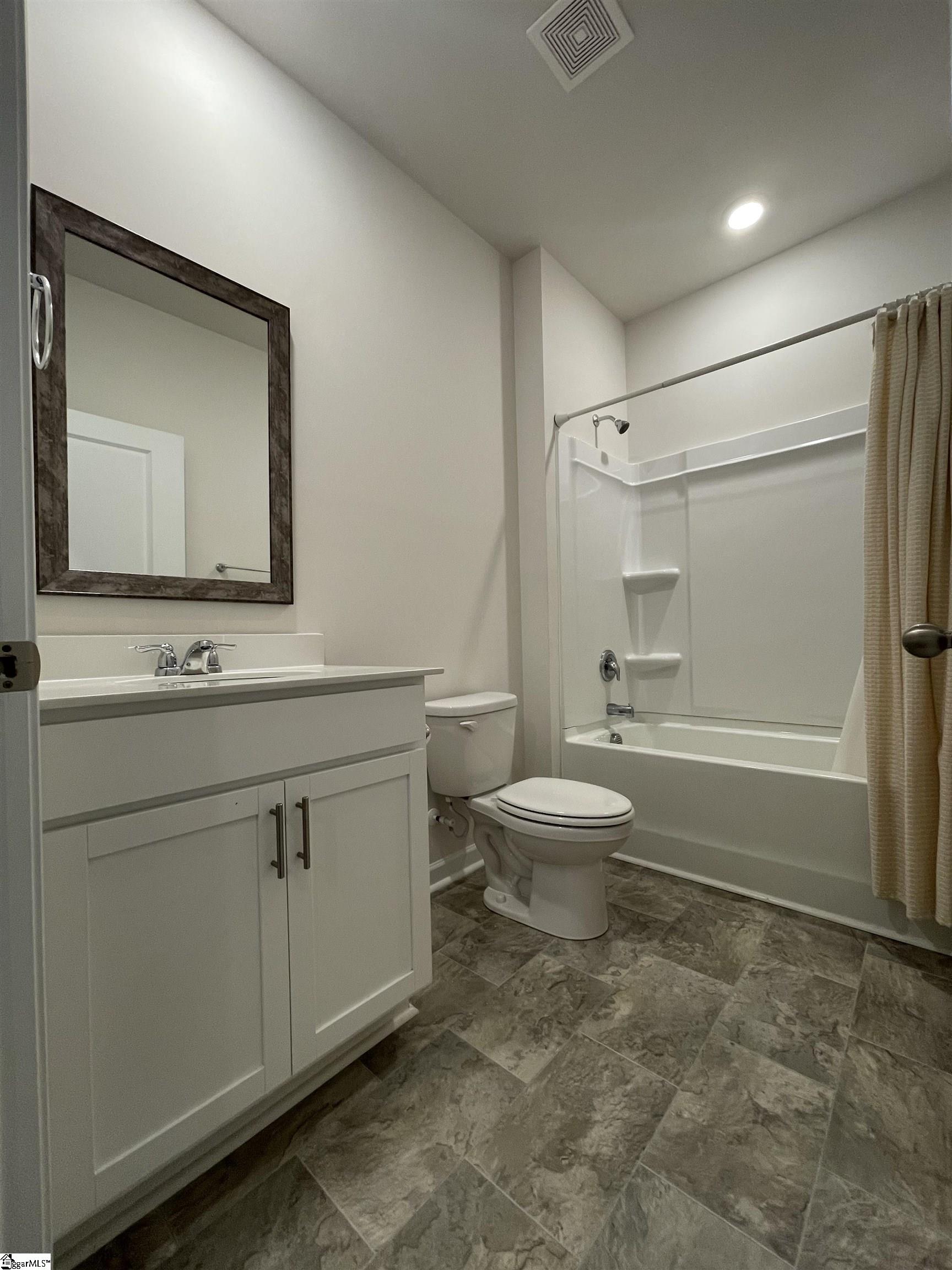 933 Greyford Lane Woodruff, SC 29388