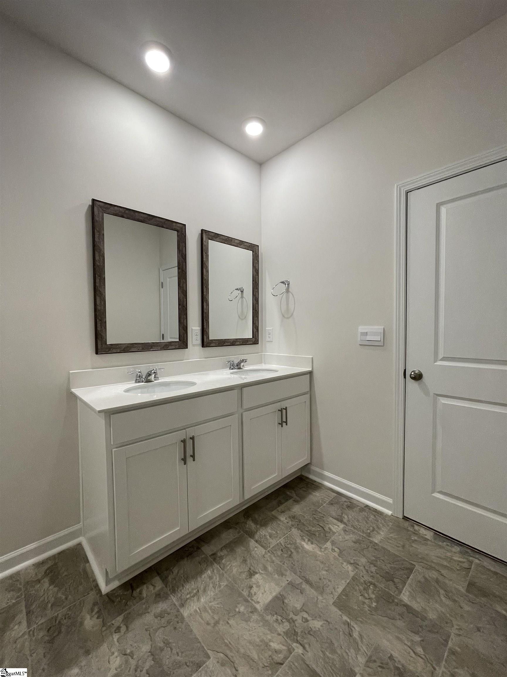 933 Greyford Lane Woodruff, SC 29388