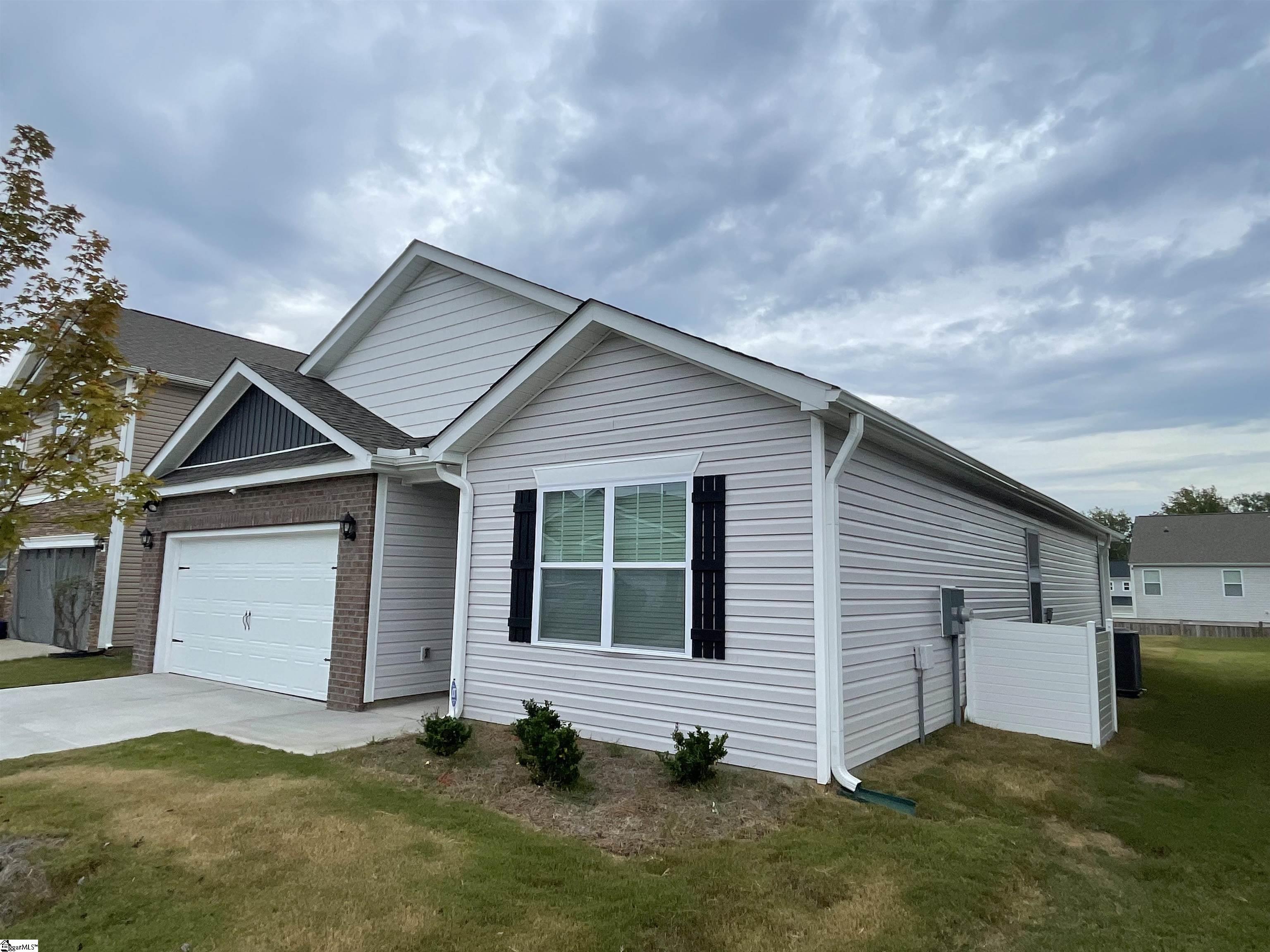 933 Greyford Lane Woodruff, SC 29388