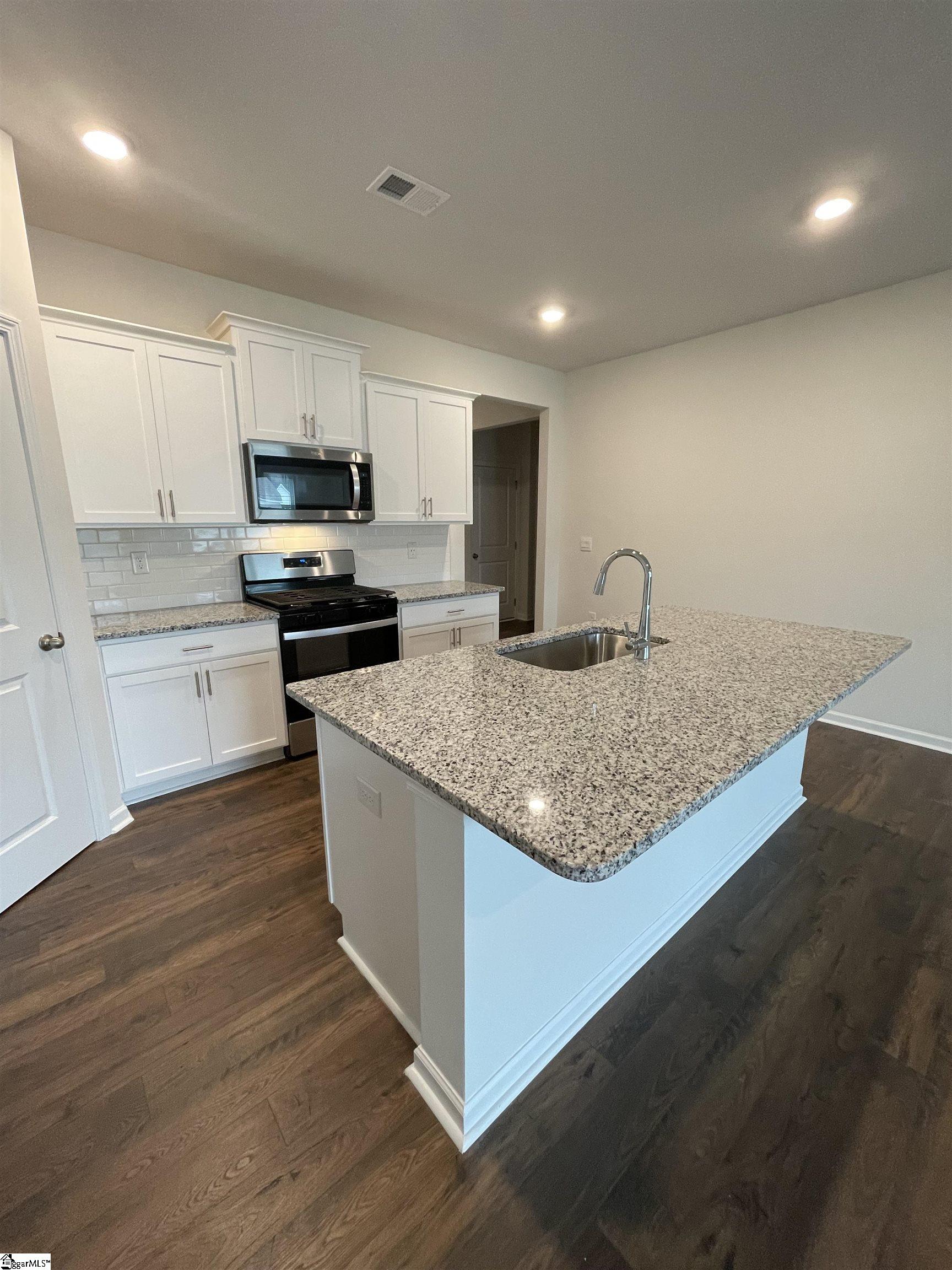 933 Greyford Lane Woodruff, SC 29388