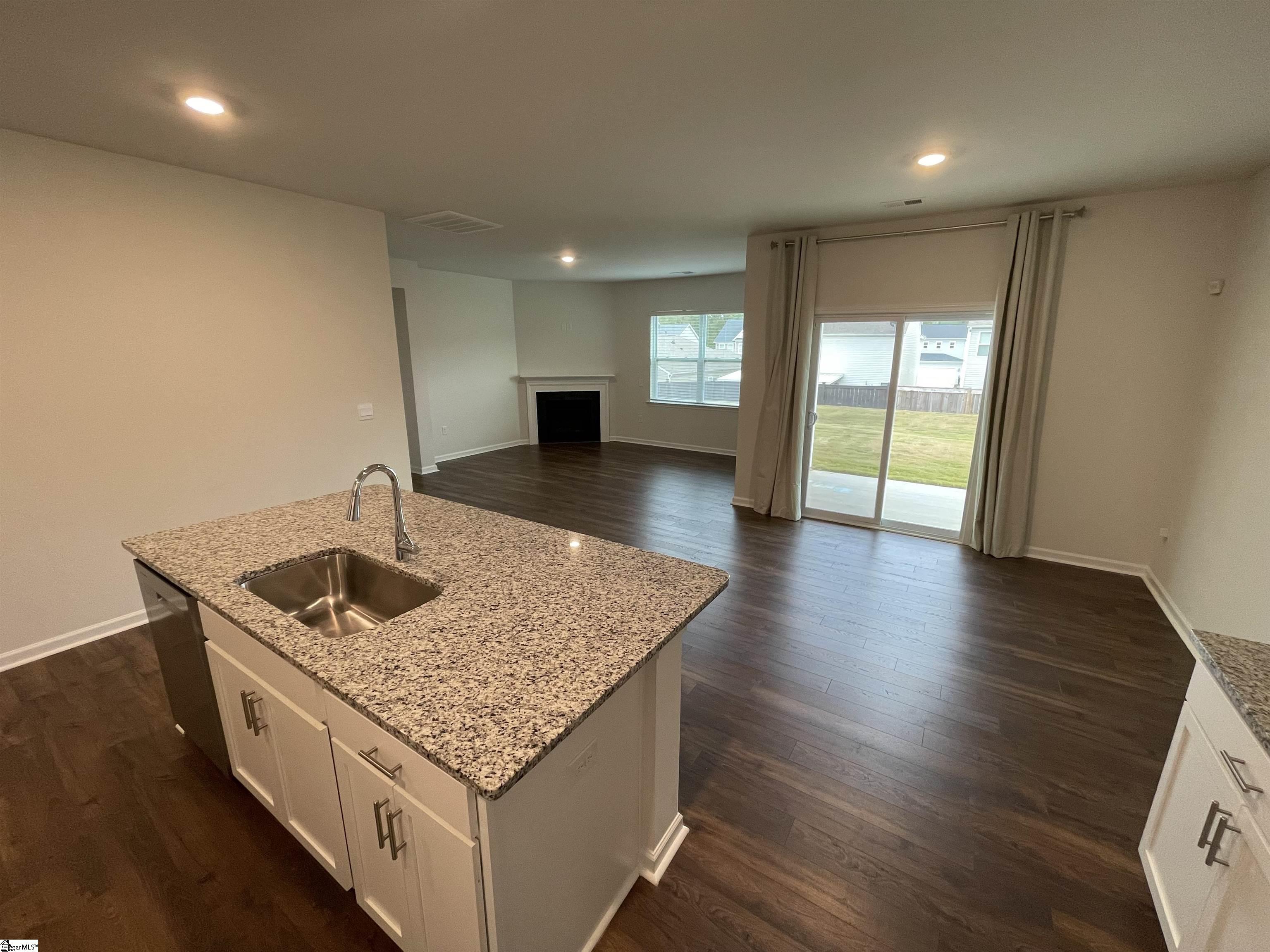 933 Greyford Lane Woodruff, SC 29388