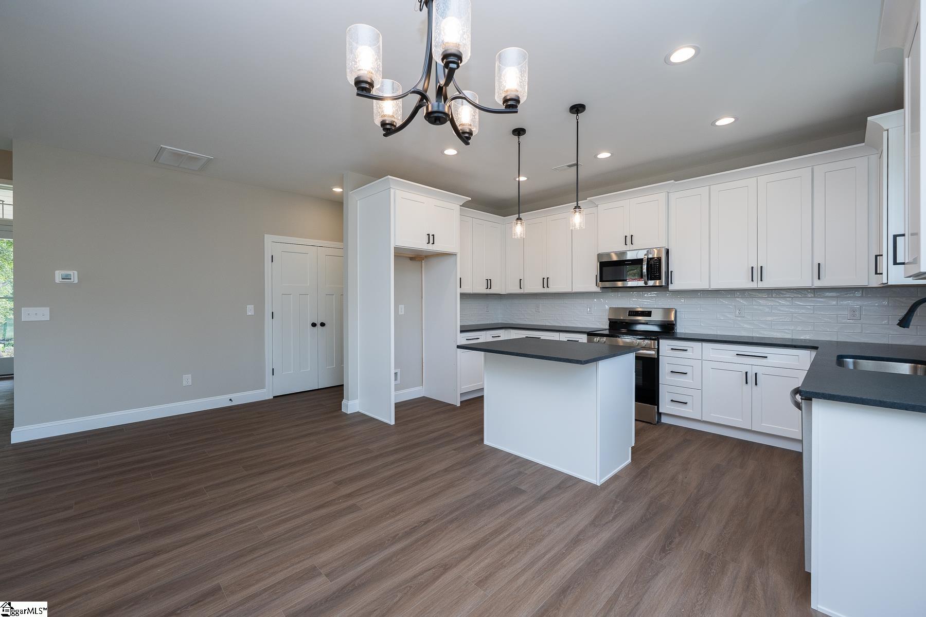 12 Bridwell Avenue Greenville, SC 29607