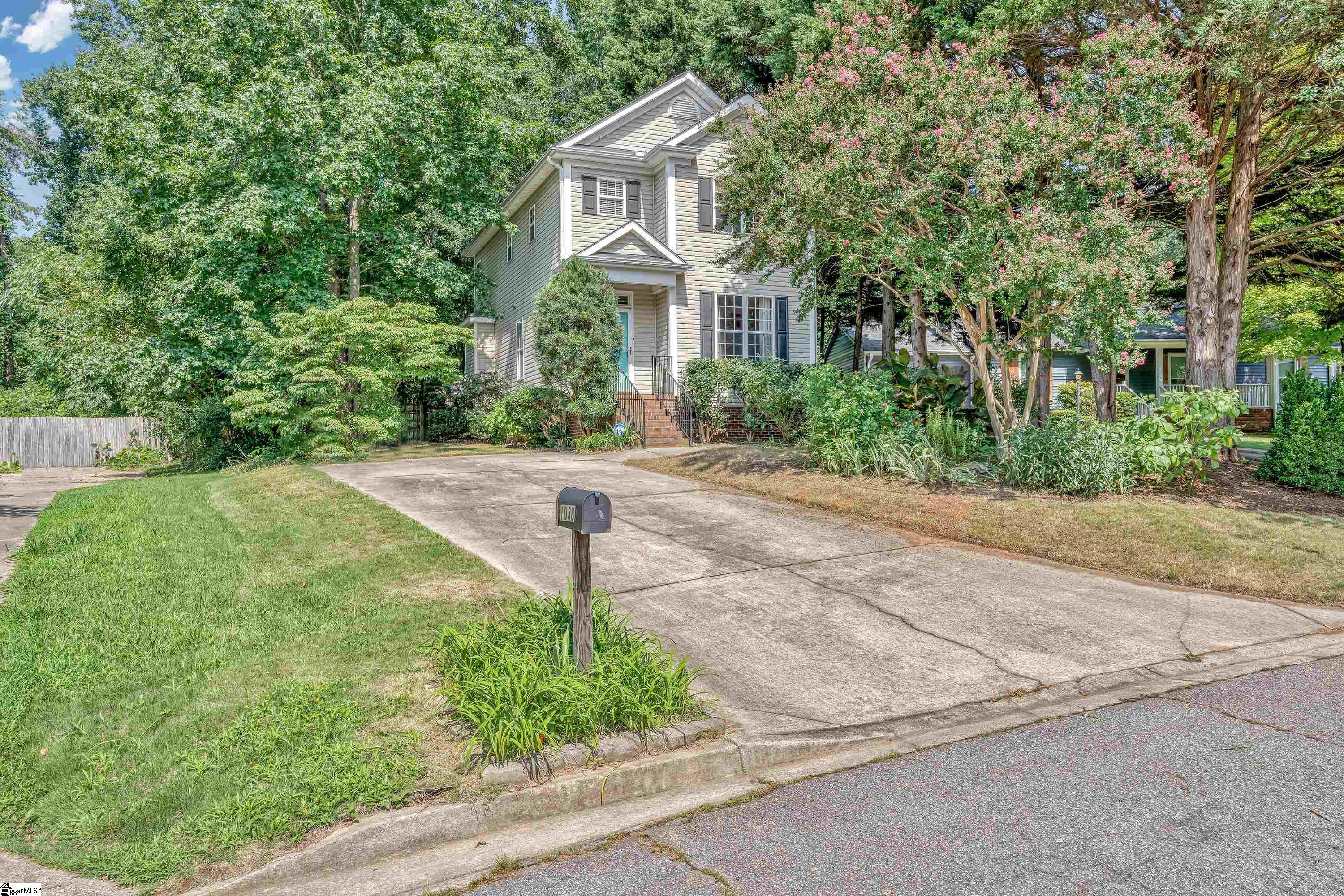 1038 Summit Drive Greenville, SC 29609