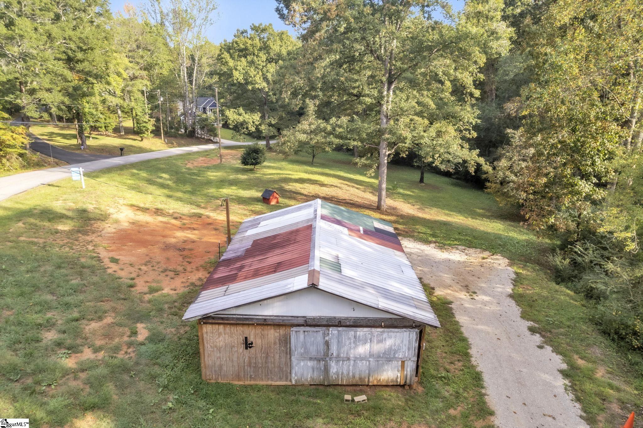 4221 N Blue Ridge Drive Greer, SC 29651