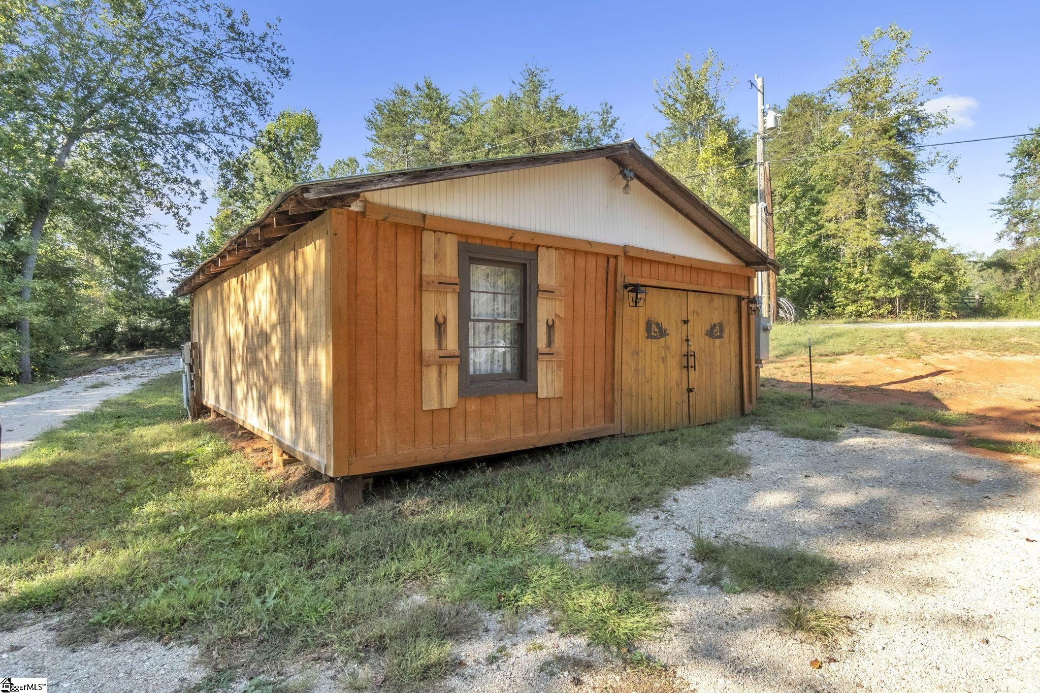 4221 N Blue Ridge Drive Greer, SC 29651