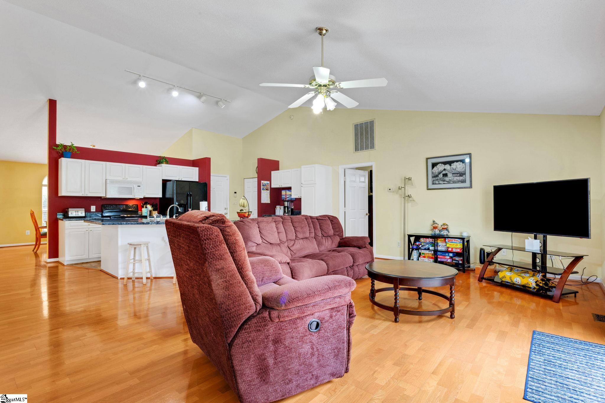 122 Confederate Lane Greer, SC 29651