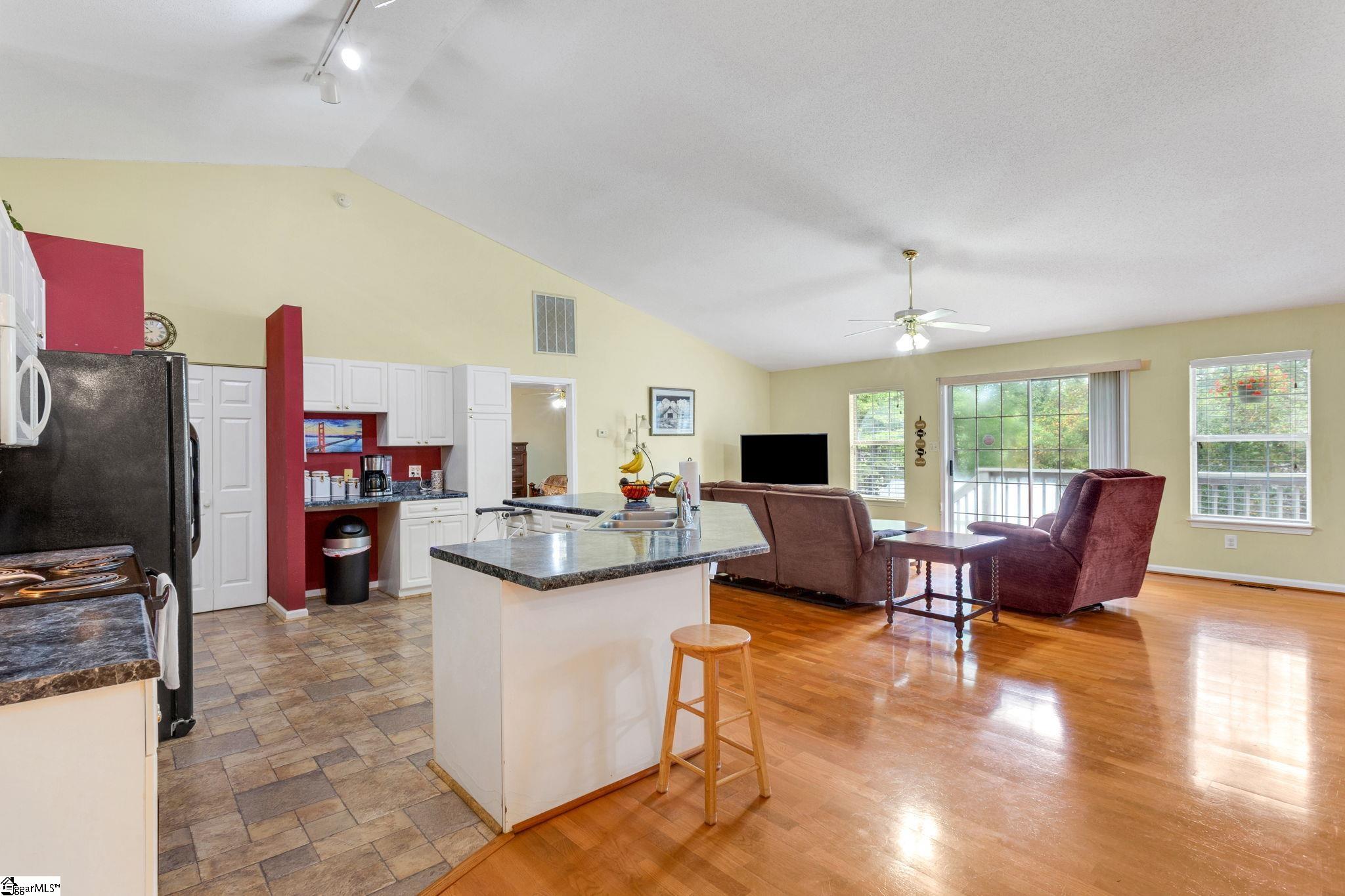 122 Confederate Lane Greer, SC 29651