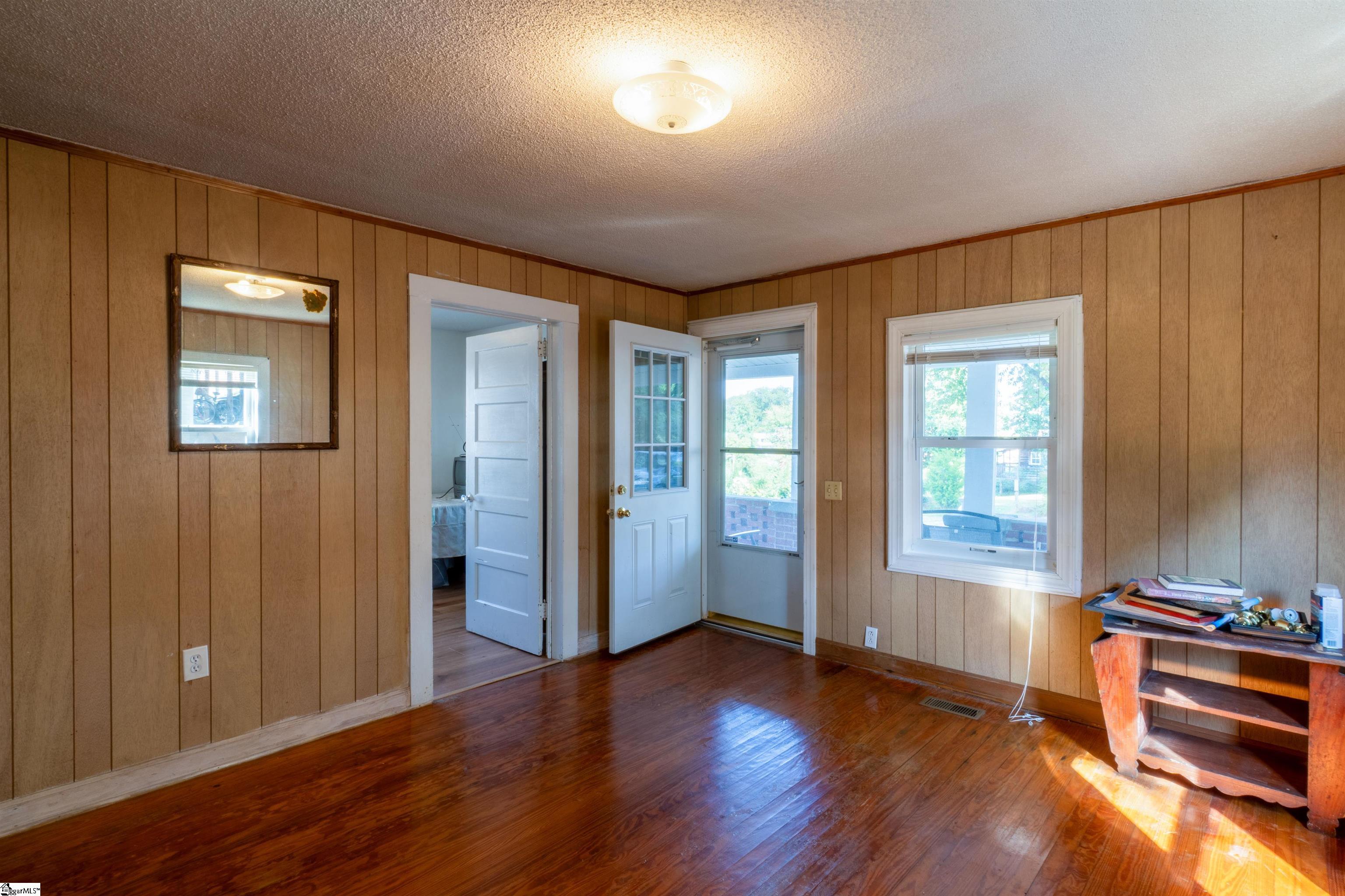 301 Lee Street Pickens, SC 29671-2591