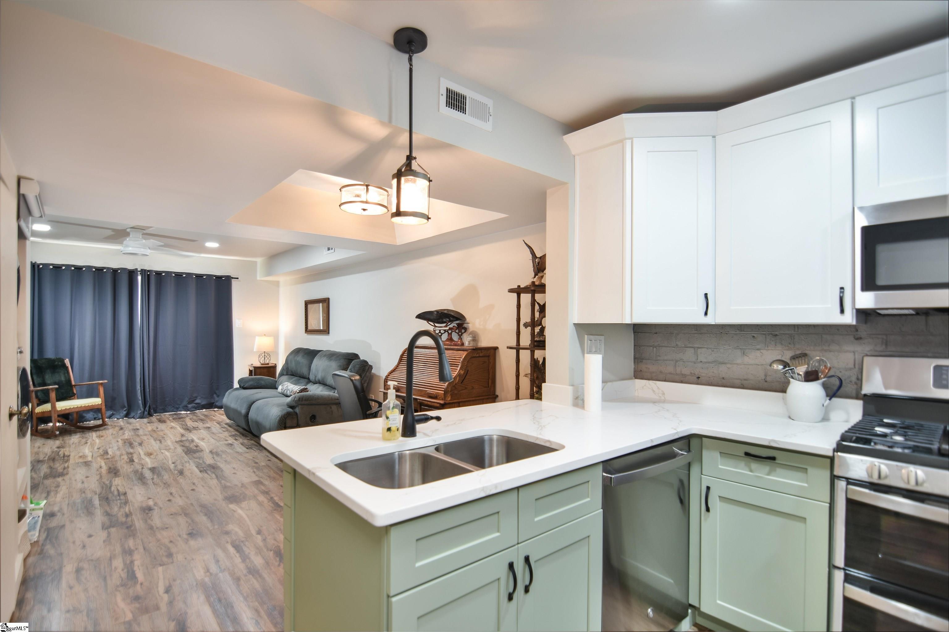 2530 E North Street Greenville, SC 29615