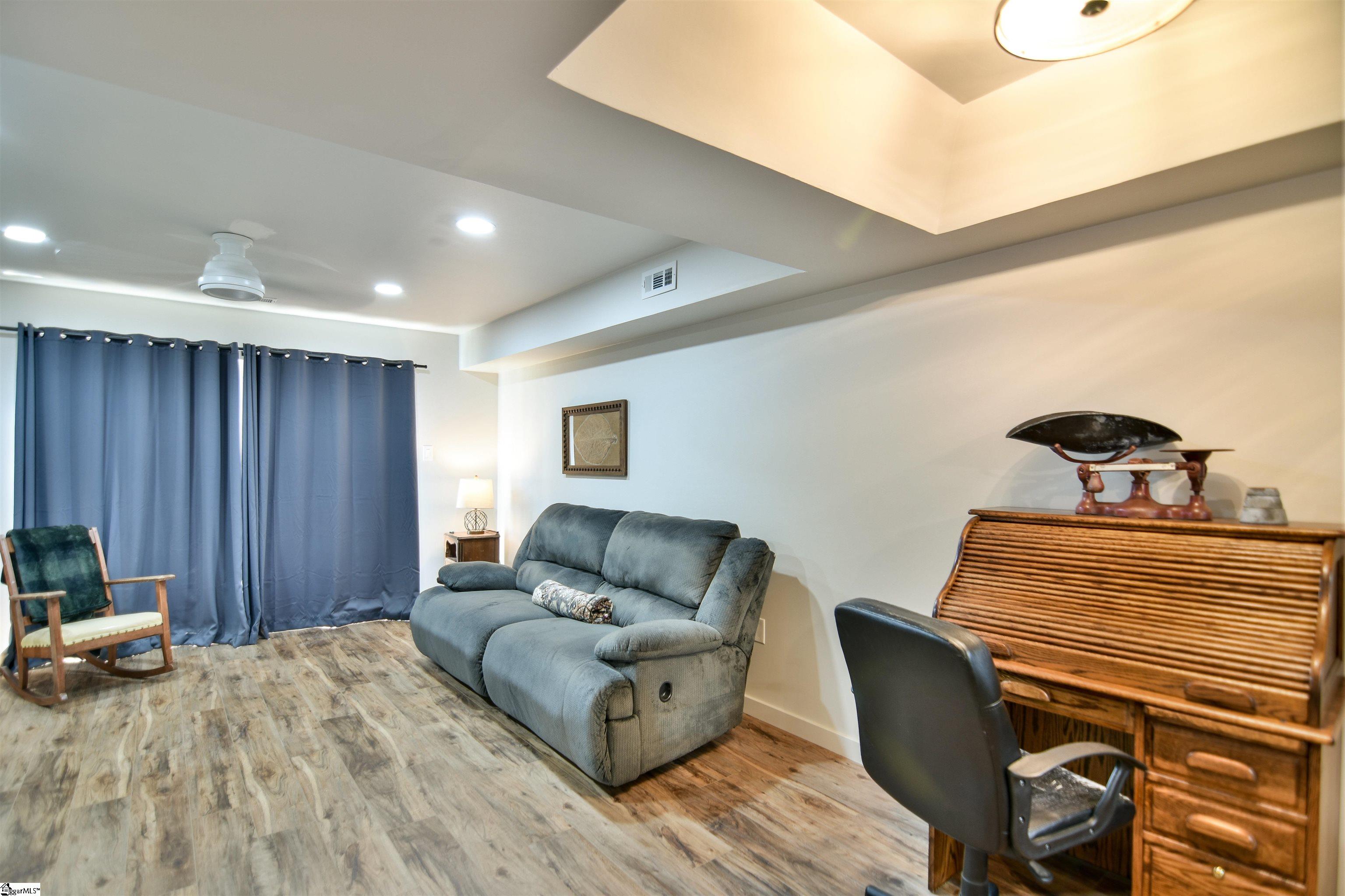 2530 E North Street Greenville, SC 29615