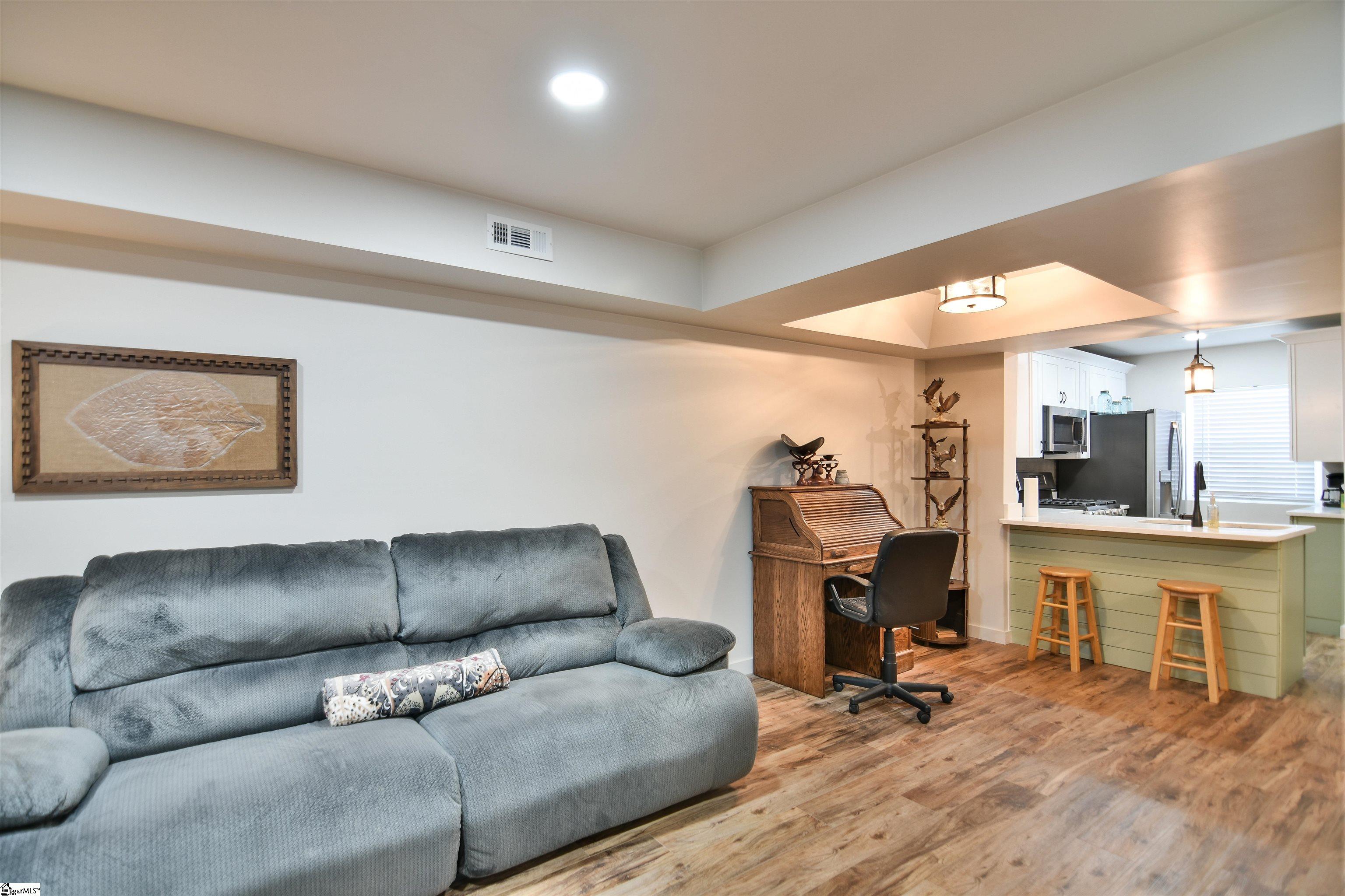 2530 E North Street Greenville, SC 29615