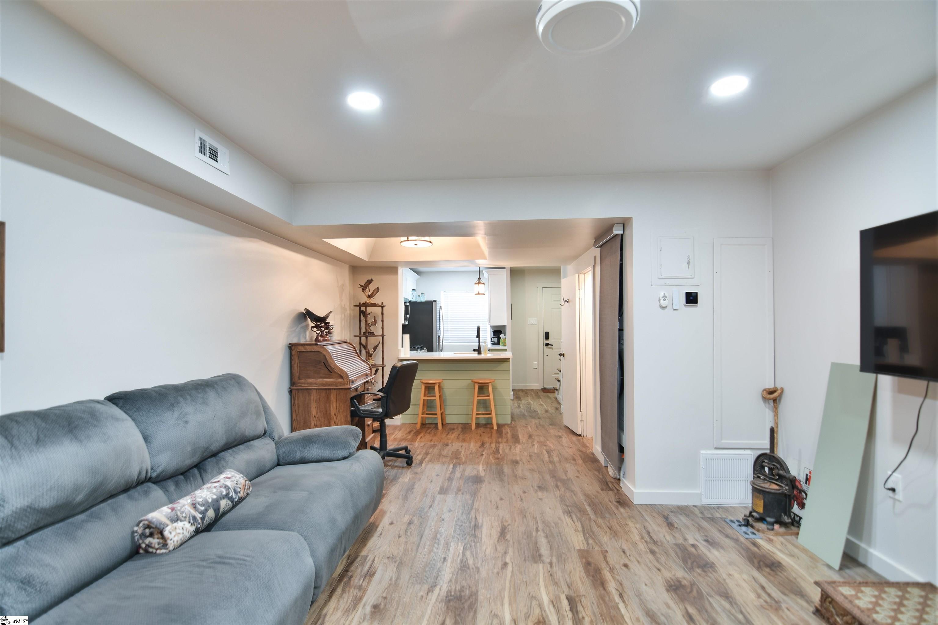 2530 E North Street Greenville, SC 29615