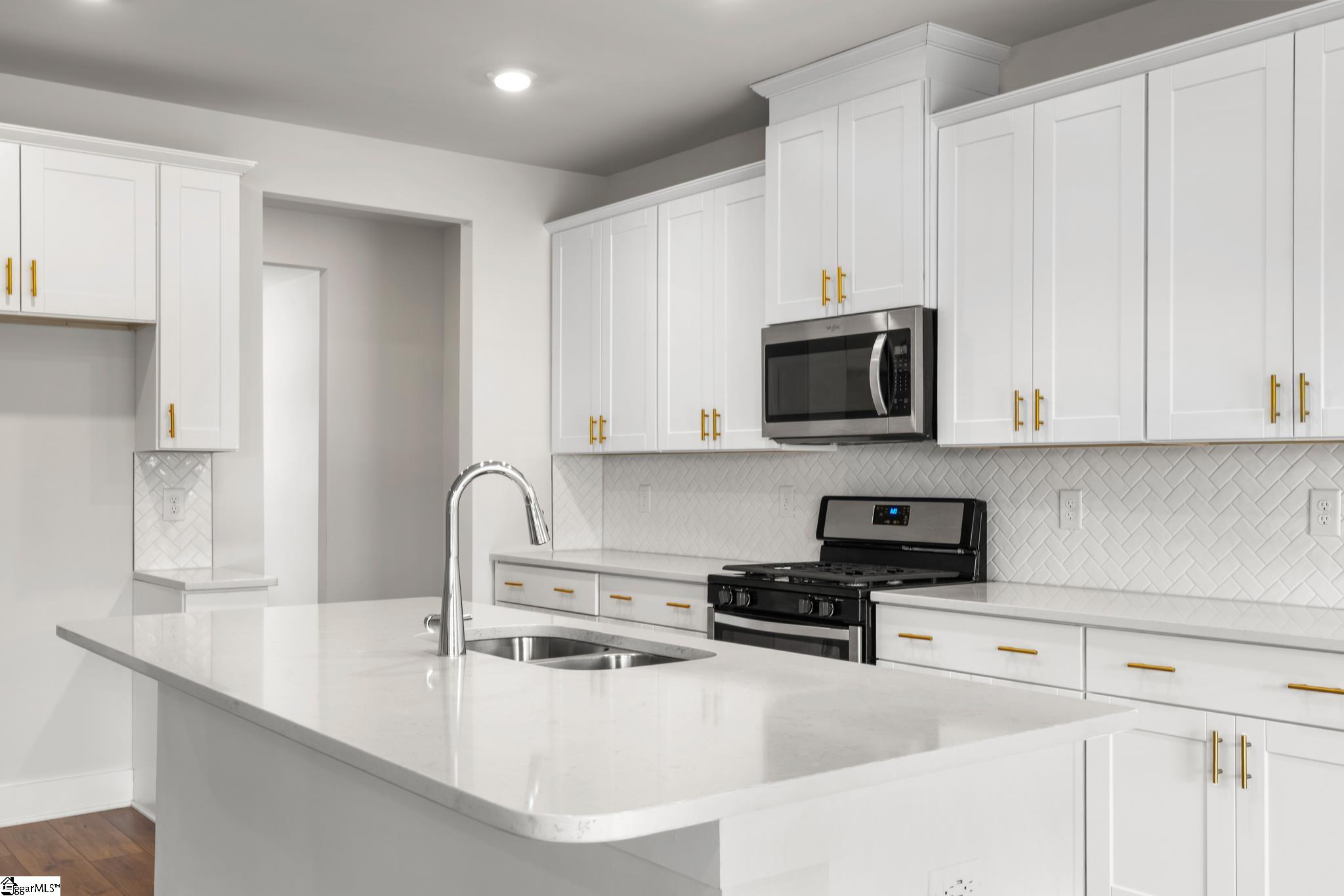 30 Shorncliffe Road Simpsonville, SC 29680