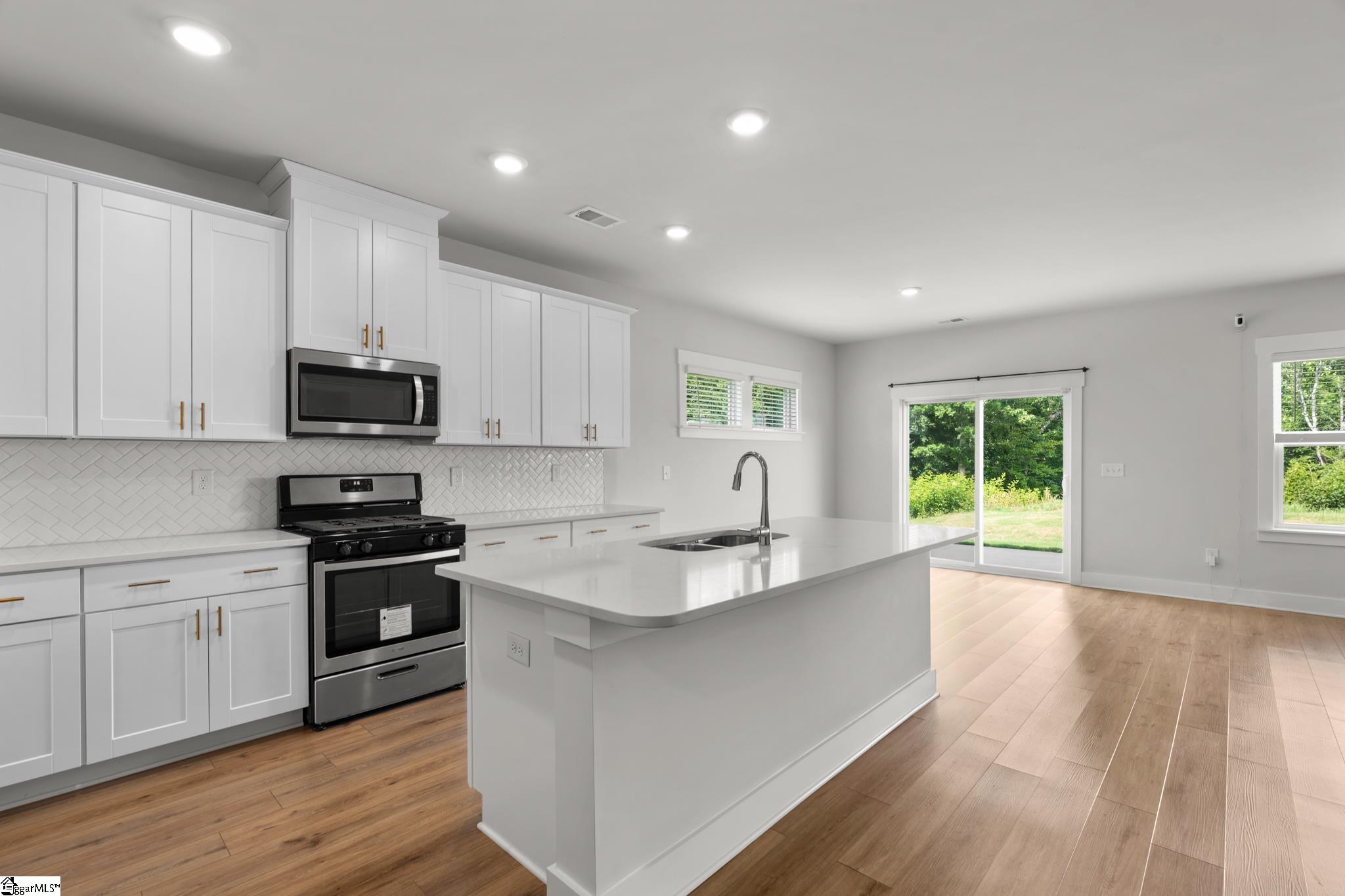 30 Shorncliffe Road Simpsonville, SC 29680
