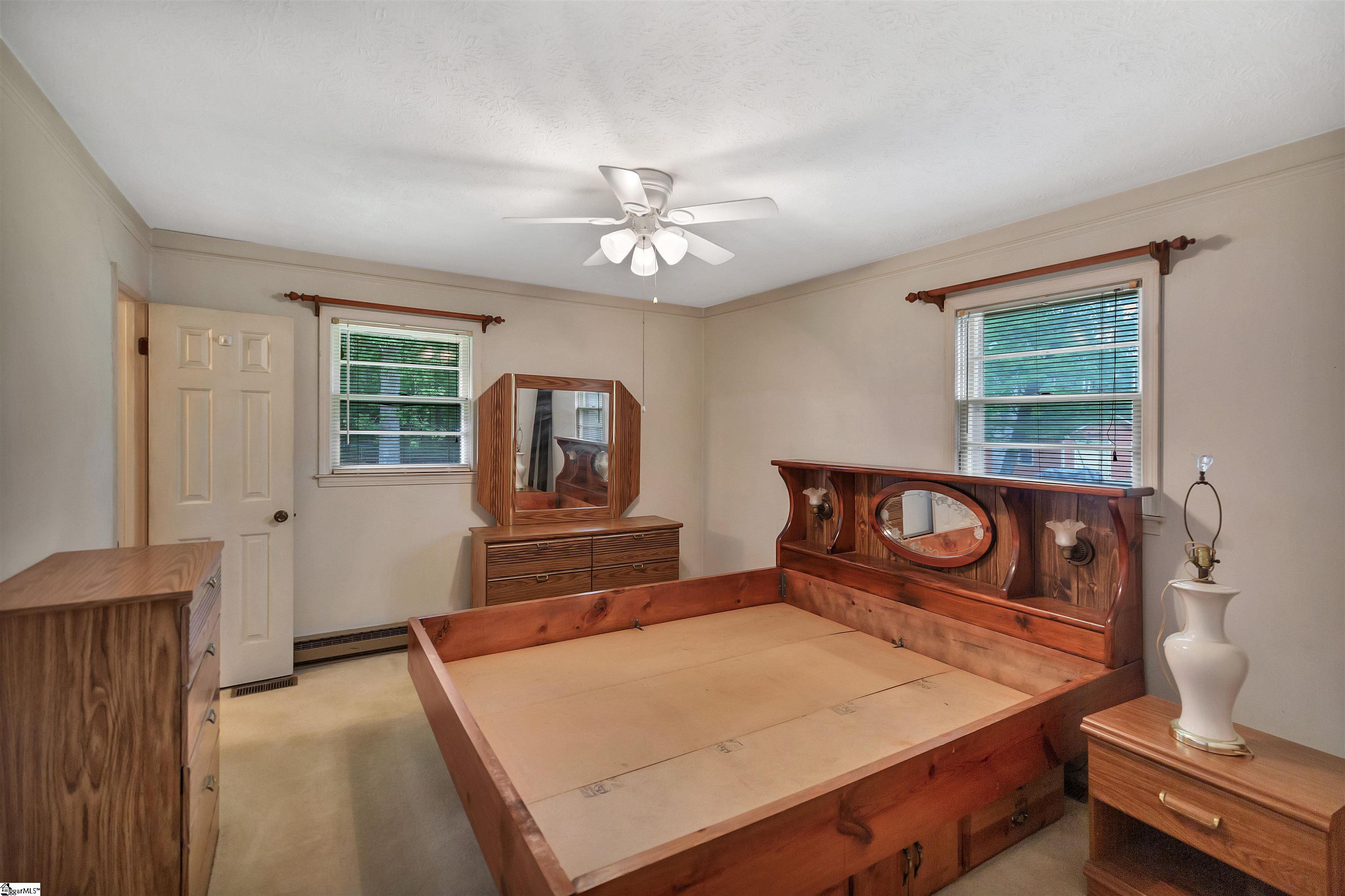 228 Hogg Road Williamston, SC 29697