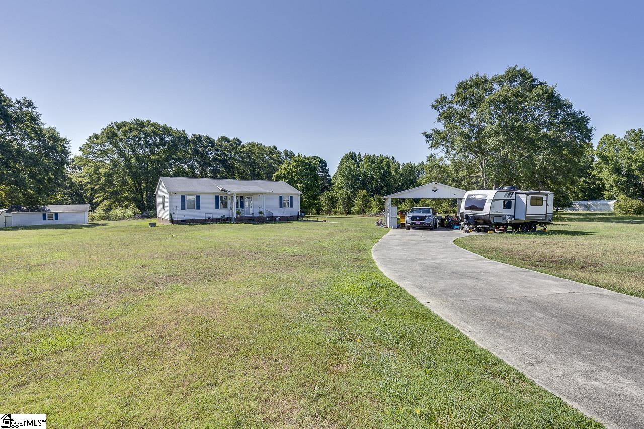 3332 Highway Gray Court, SC 29645