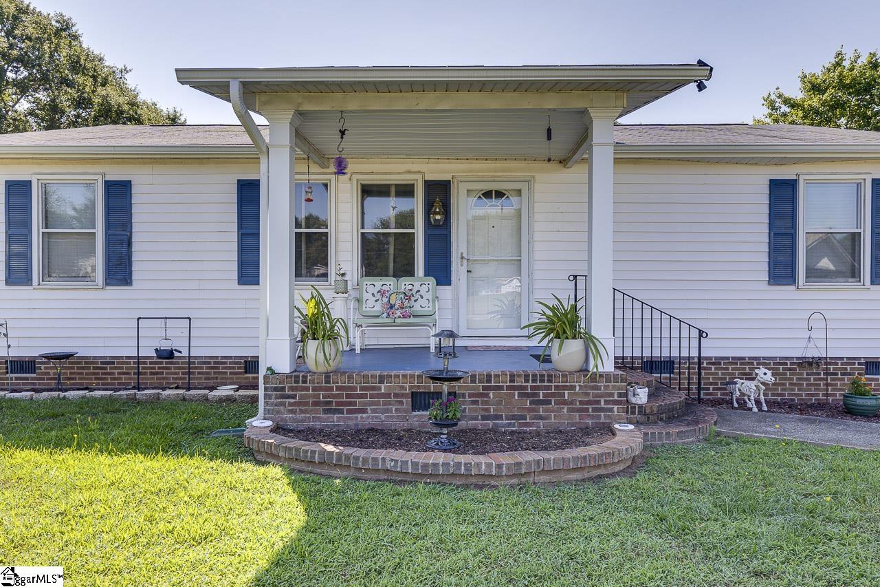 3332 Highway Gray Court, SC 29645