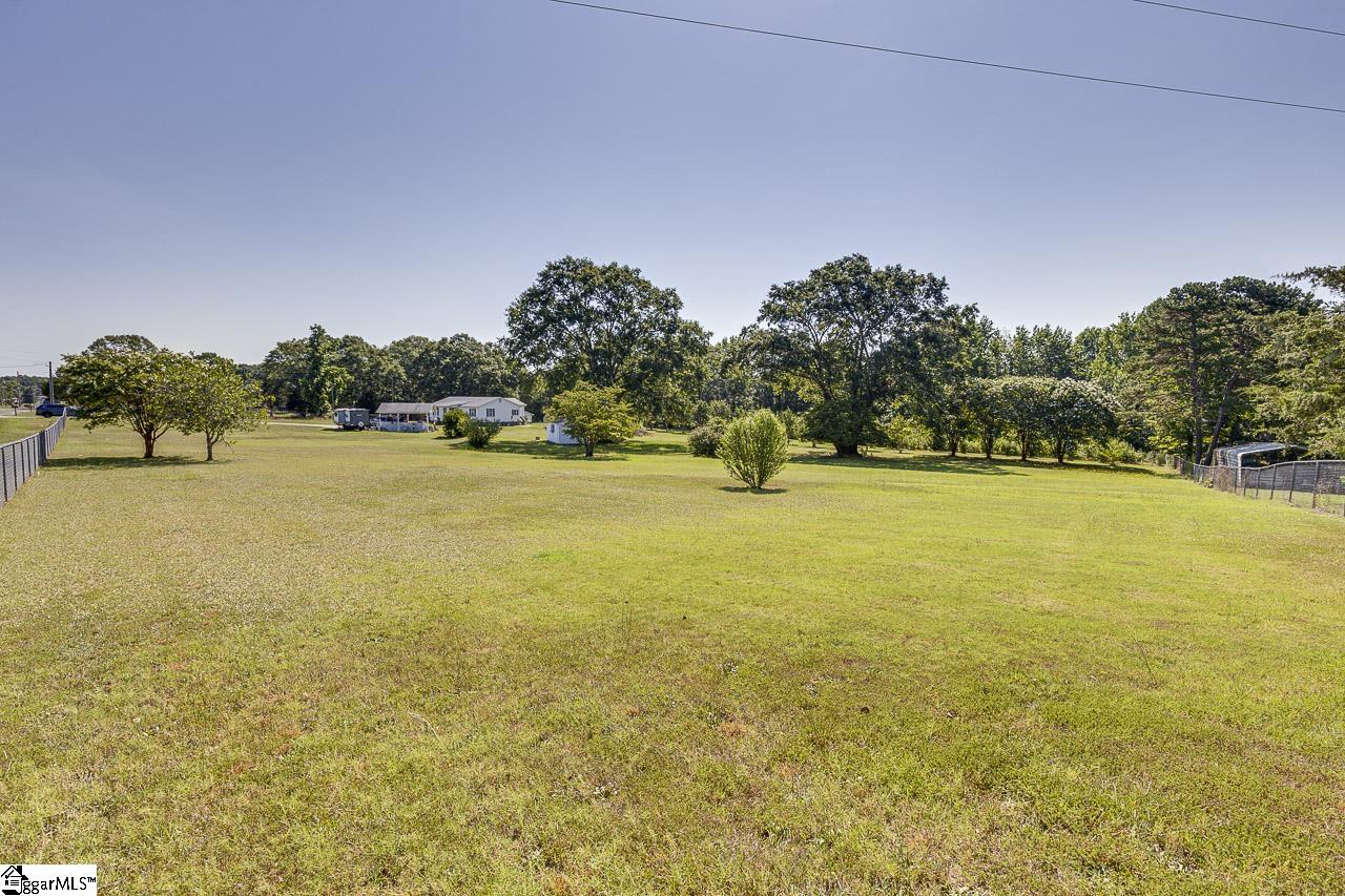 3332 Highway Gray Court, SC 29645