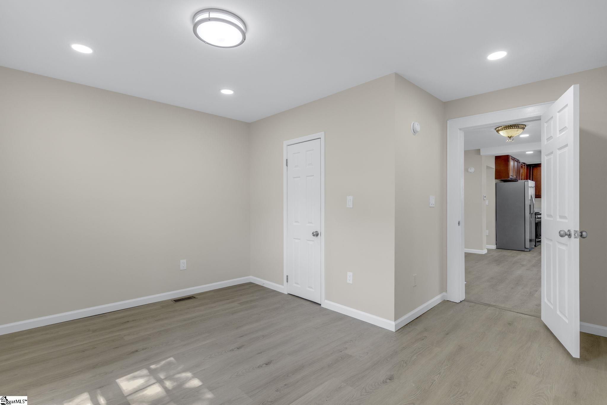 9 Hampton Street Ware Shoals, SC 29692