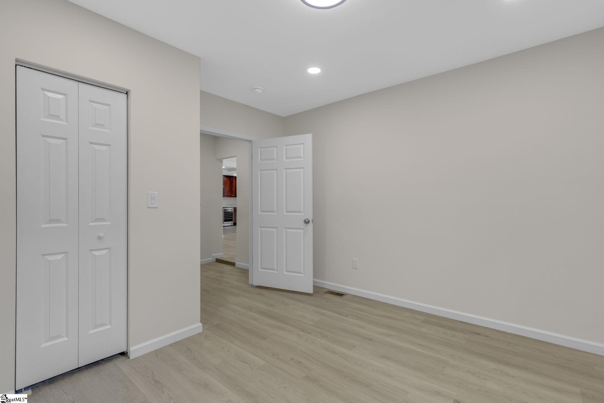 9 Hampton Street Ware Shoals, SC 29692