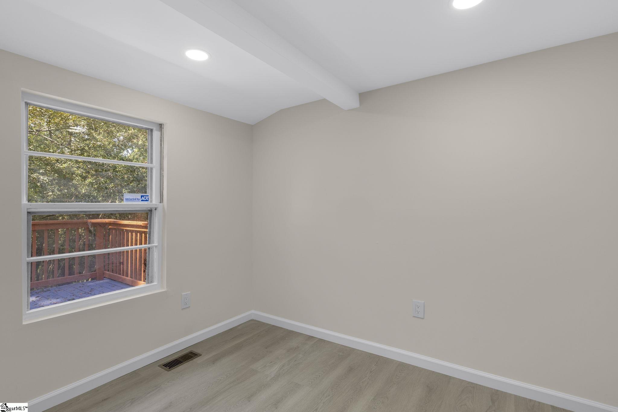 9 Hampton Street Ware Shoals, SC 29692