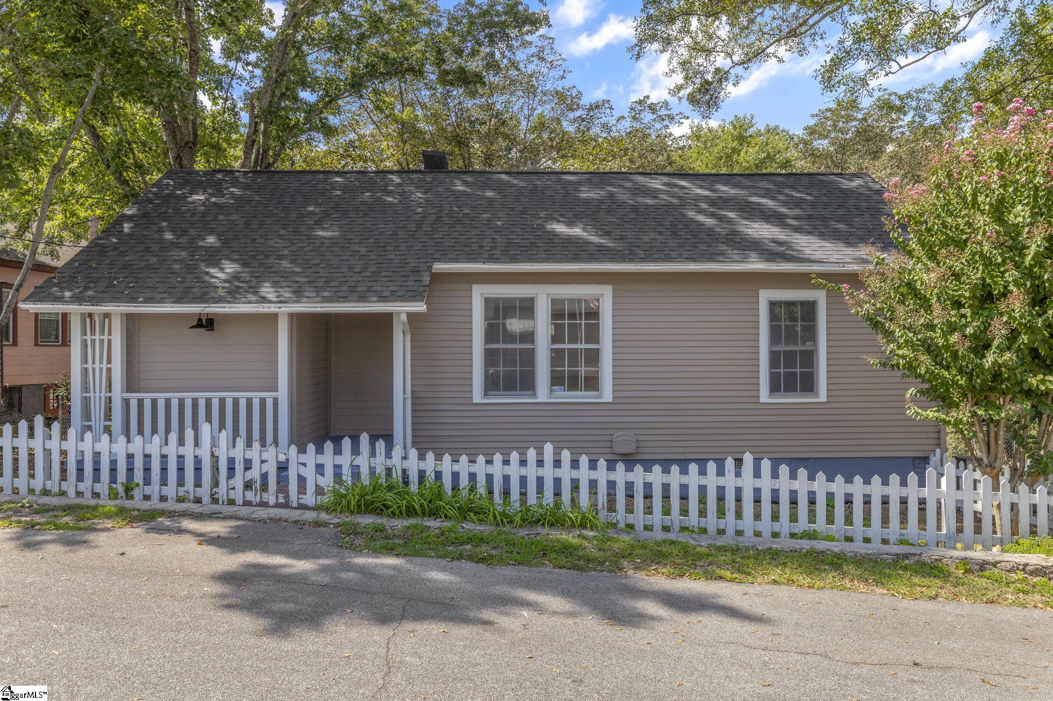 9 Hampton Street Ware Shoals, SC 29692