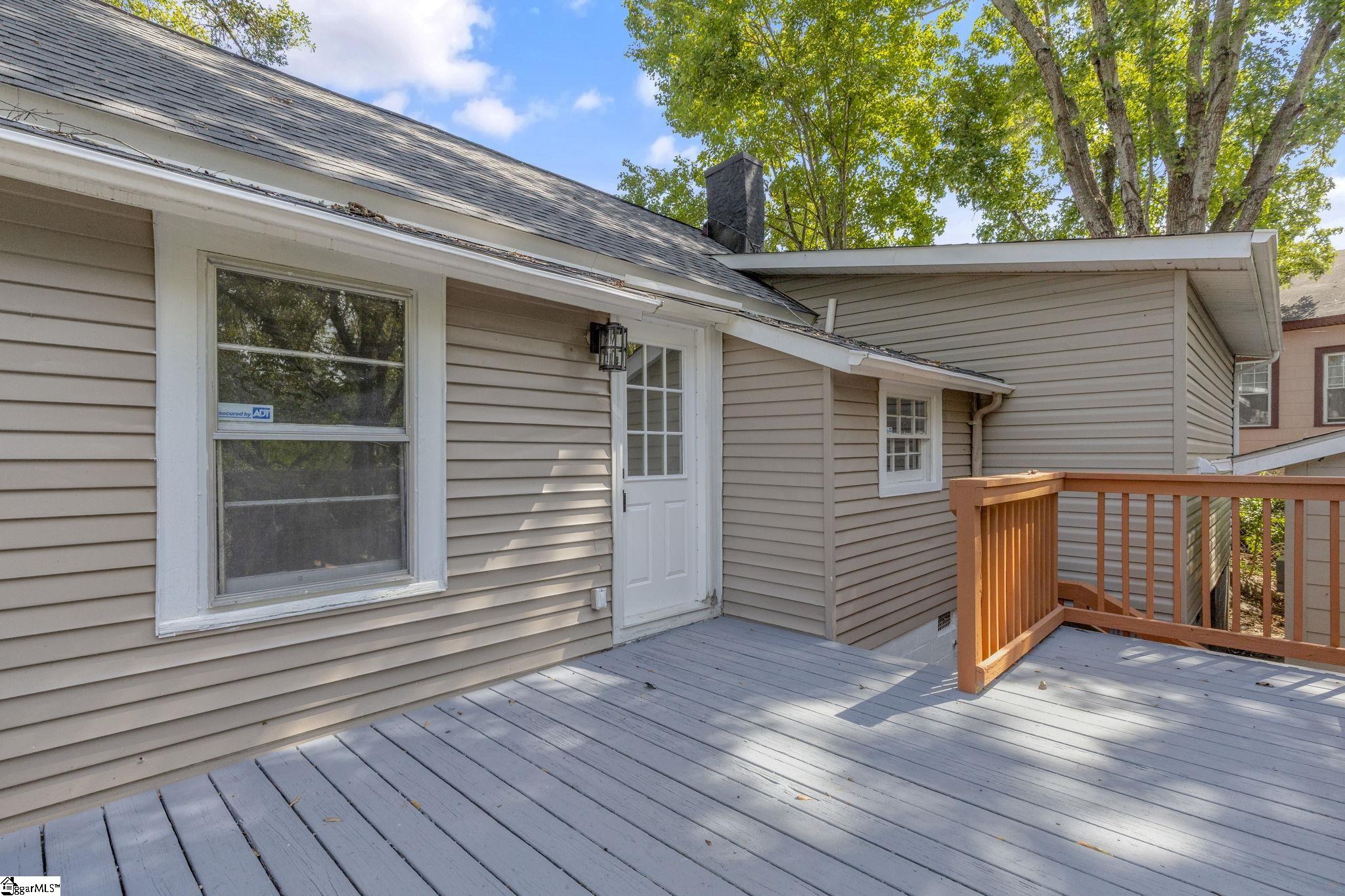 9 Hampton Street Ware Shoals, SC 29692