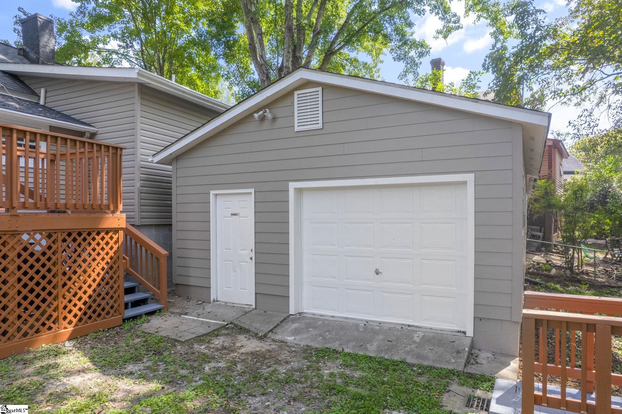 9 Hampton Street Ware Shoals, SC 29692