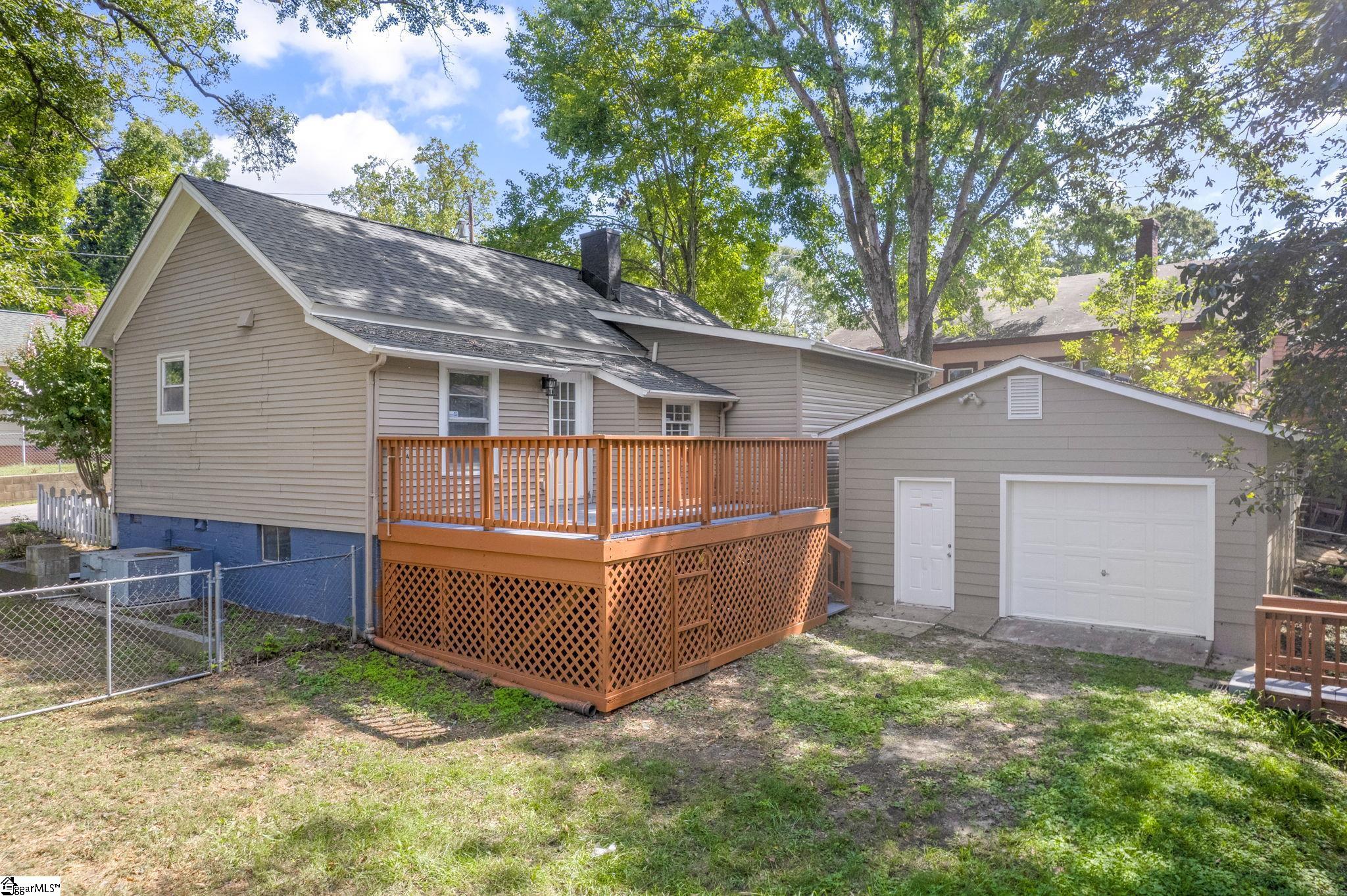 9 Hampton Street Ware Shoals, SC 29692