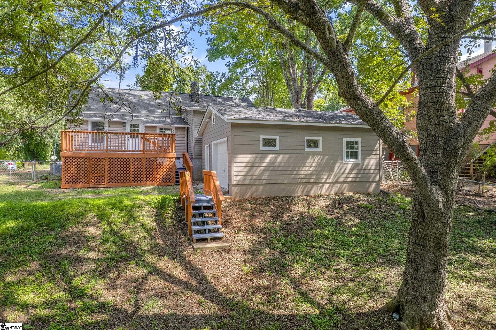9 Hampton Street Ware Shoals, SC 29692