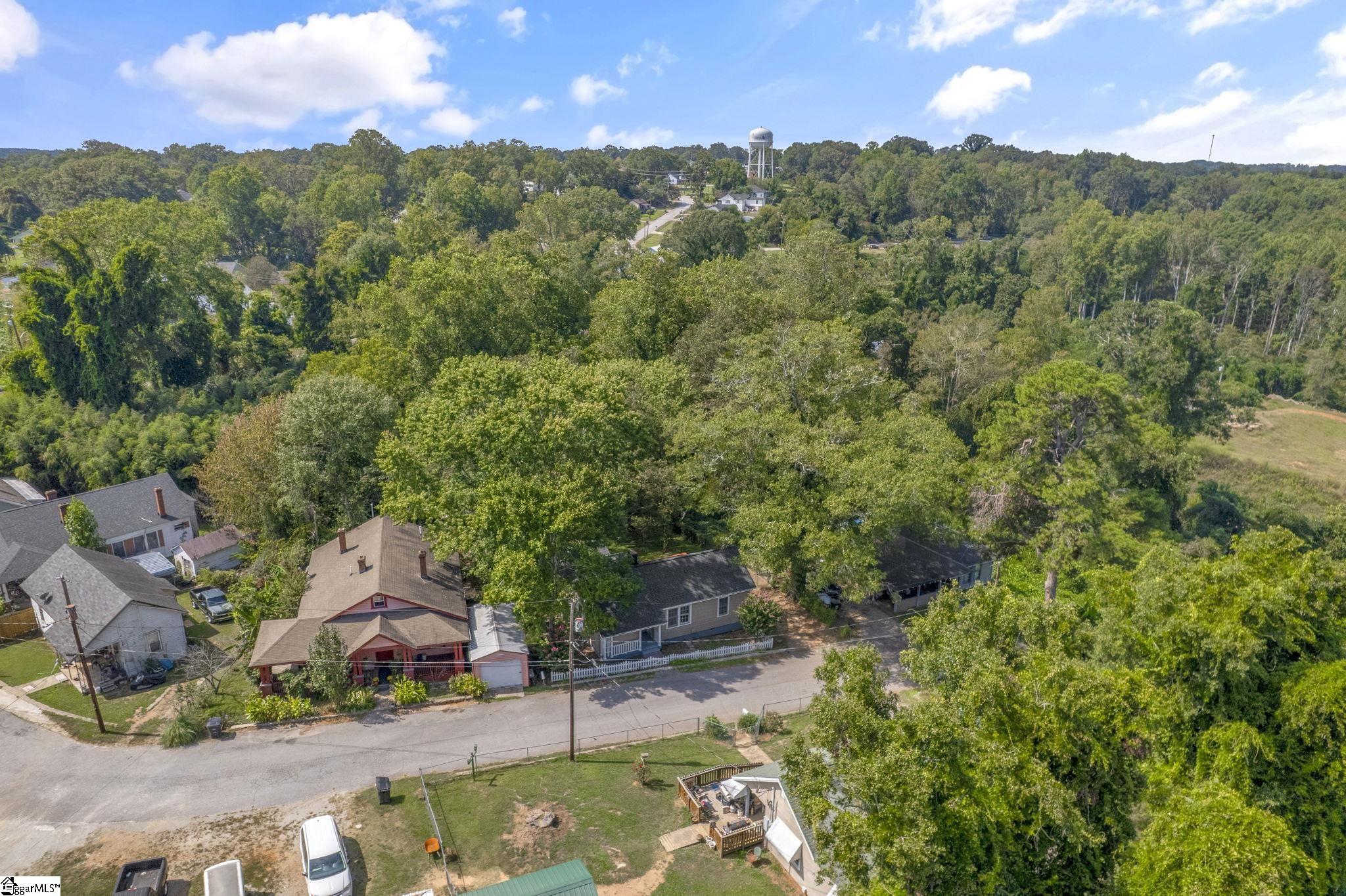 9 Hampton Street Ware Shoals, SC 29692