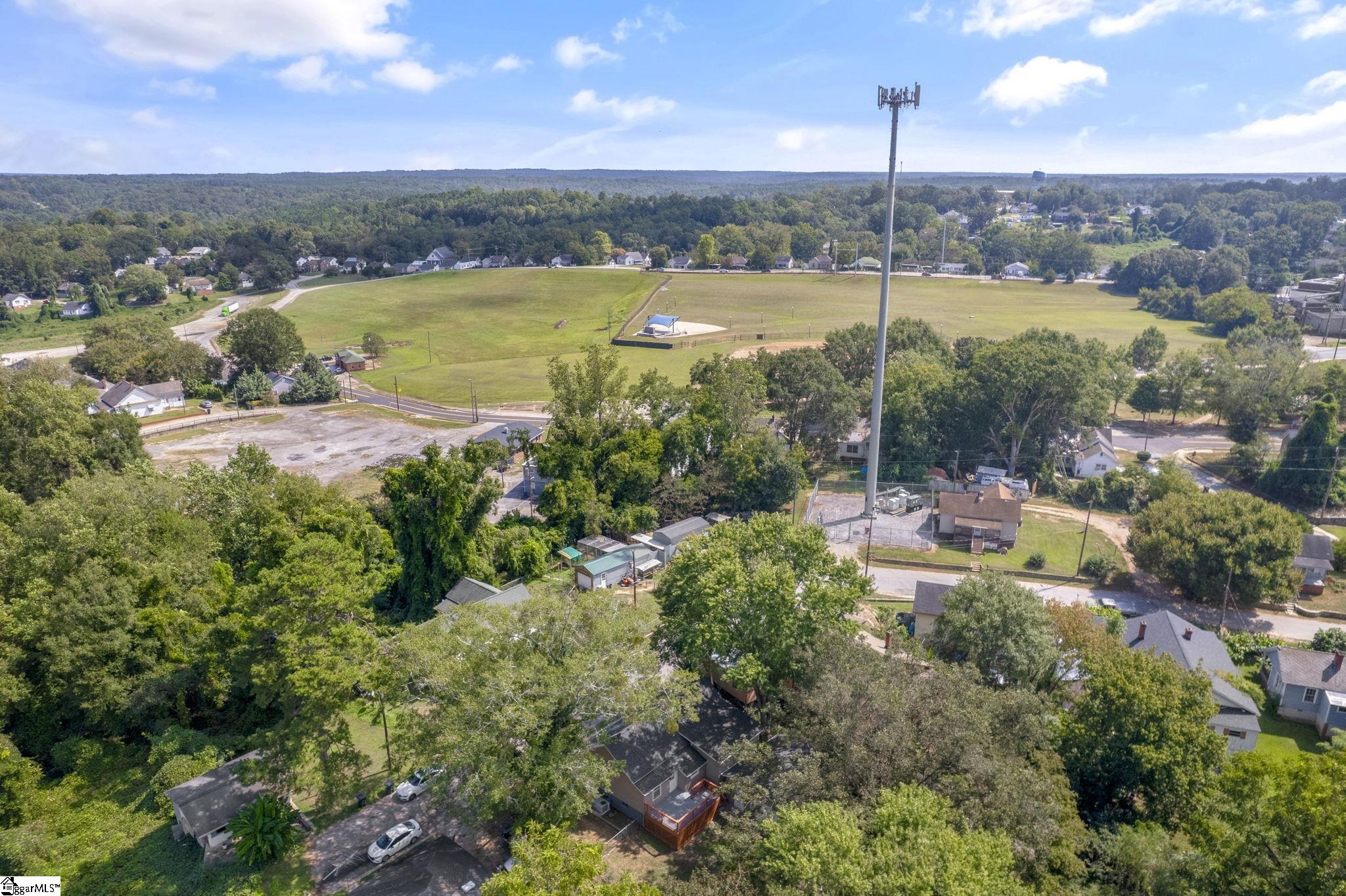 9 Hampton Street Ware Shoals, SC 29692