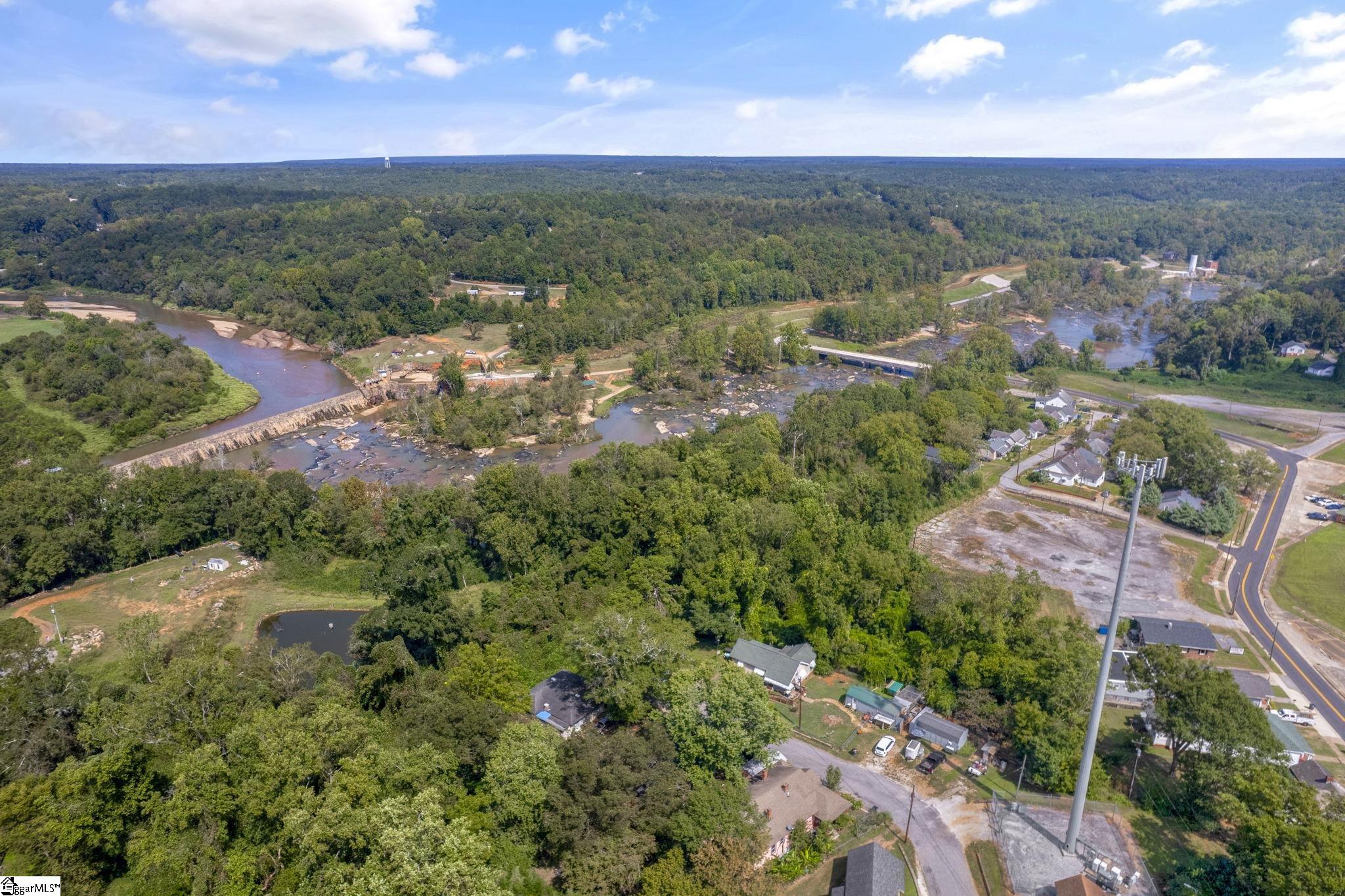 9 Hampton Street Ware Shoals, SC 29692