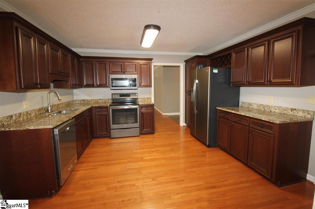309 Stratford Road Moore, SC 29369-9341