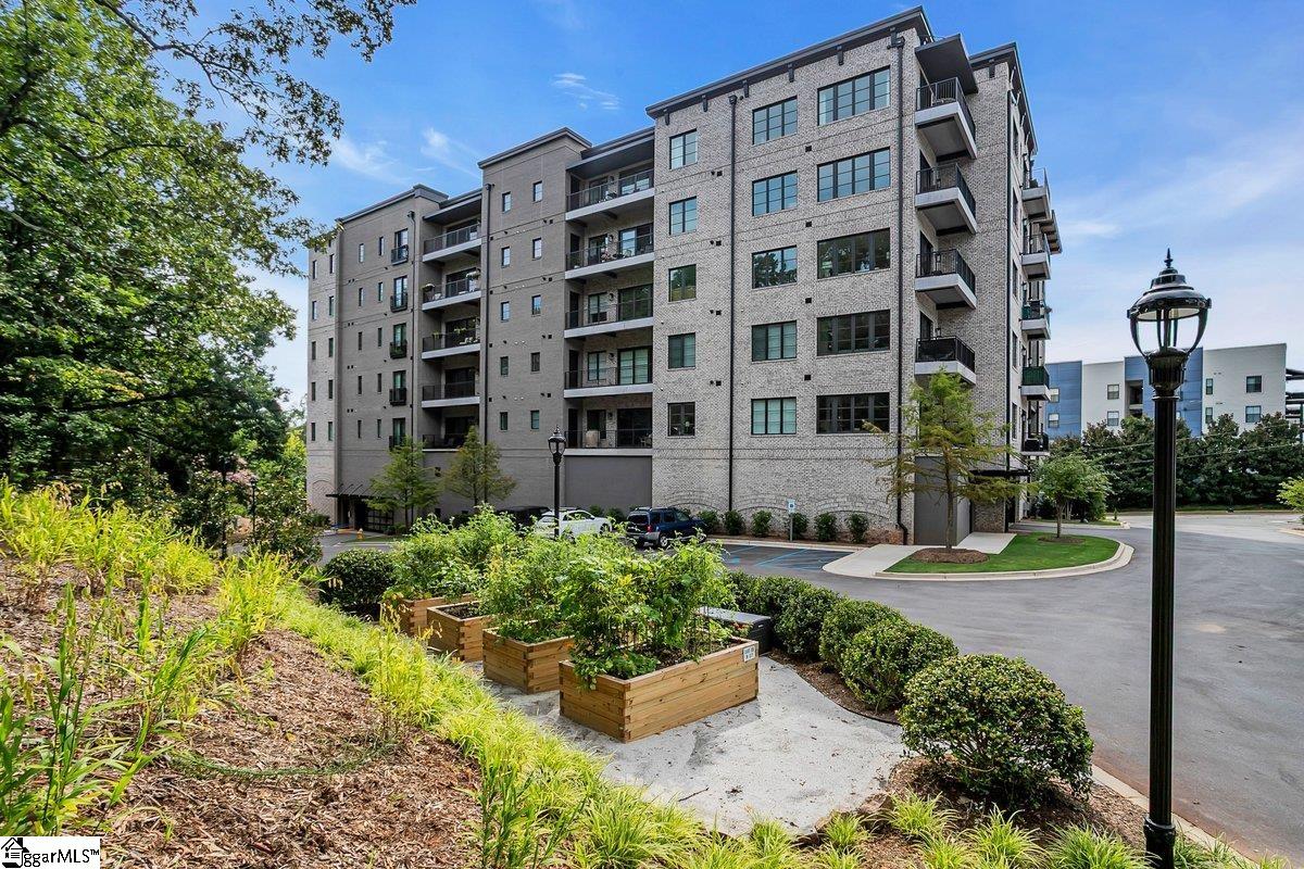 95 Dr. David C. Francis Street UNIT Unit 401 Greenville, SC 29601