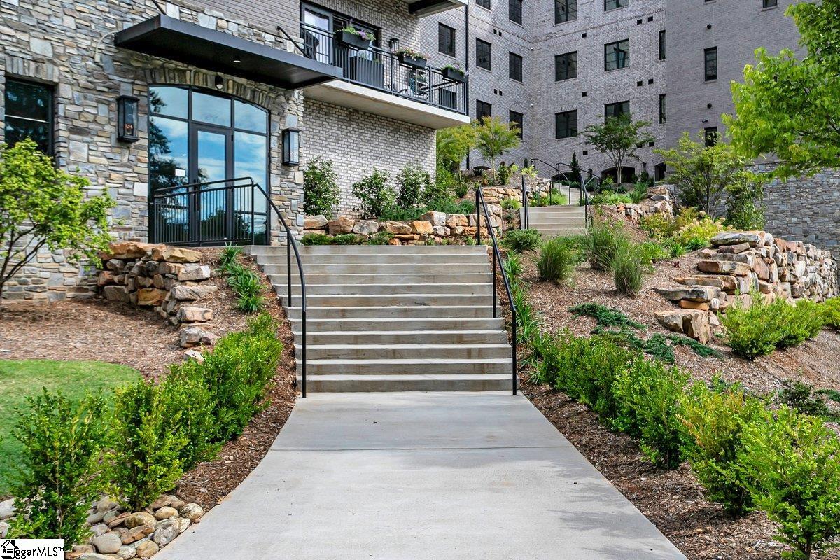 95 Dr. David C. Francis Street UNIT Unit 401 Greenville, SC 29601